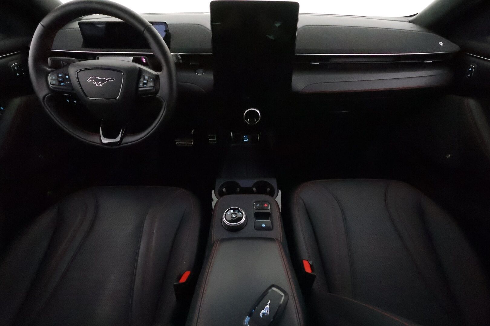 FORD MUSTANG MACH-E 2021 AWD *Lasikatto / Bang&Olufsen / ACC / LED-valot / 360° / Muistipenkki / Navi / Kaistavahti / Keyless* - 3,99 % KORKOTARJOUS TÄHÄN AUTOON - Akku kuntotarkastettu / ALV / Molemmat laturit / Merkkihuollettu / Seuraava huolto 2027