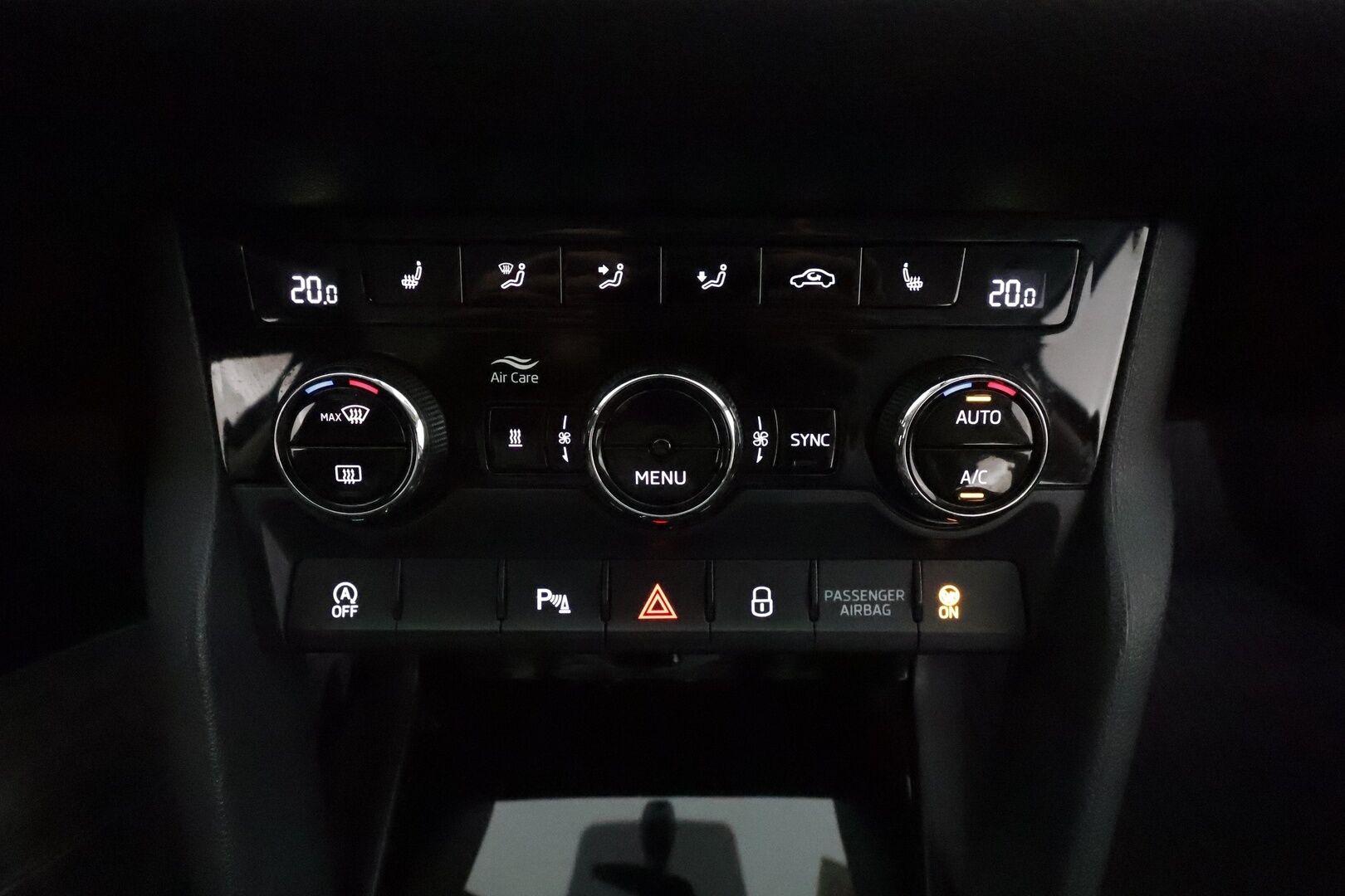 SKODA KODIAQ 2019 2,0 TSI 4x4 Scout DSG Autom. **Webasto / Canton / Koukku / P.kamera / Adapt.vakkari / KeylessGo** - 3,99 % KORKOTARJOUS TÄHÄN AUTOON - Merkkihuollettu