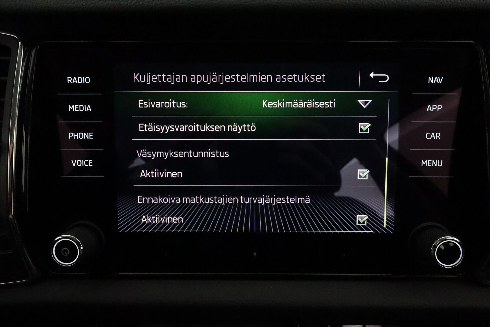 SKODA KODIAQ 2019 2,0 TSI 4x4 Scout DSG Autom. **Webasto / Canton / Koukku / P.kamera / Adapt.vakkari / KeylessGo** - 3,99 % KORKOTARJOUS TÄHÄN AUTOON - Merkkihuollettu