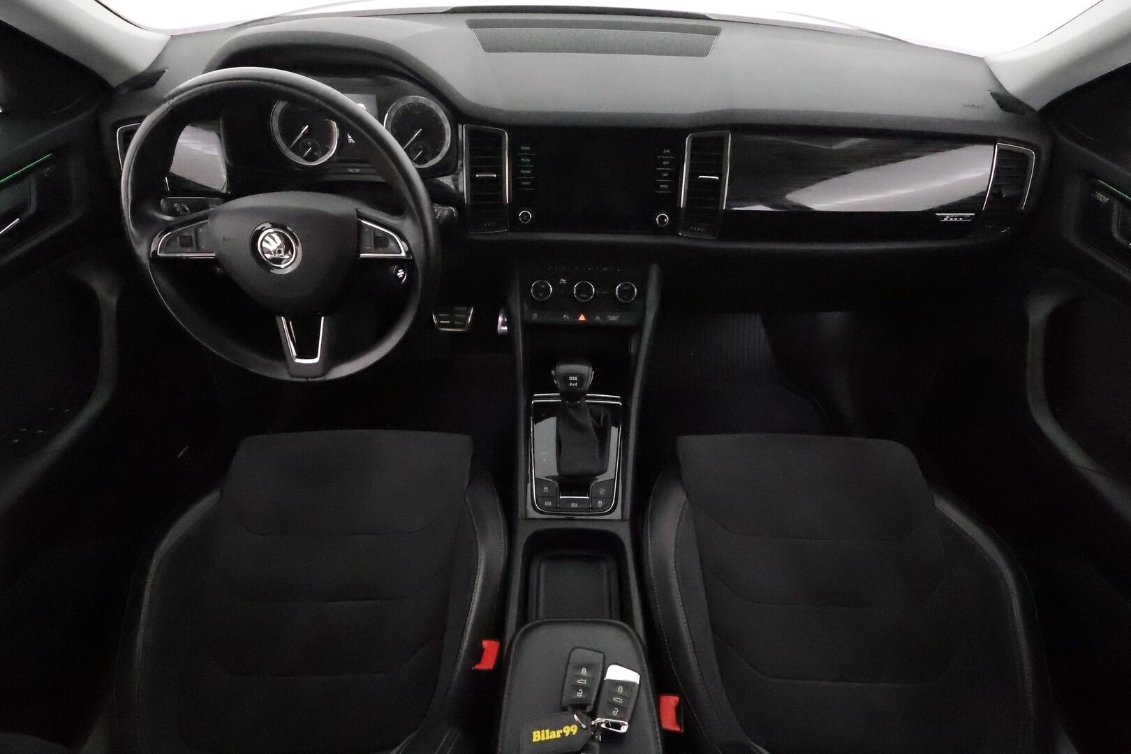 SKODA KODIAQ 2019 2,0 TSI 4x4 Scout DSG Autom. **Webasto / Canton / Koukku / P.kamera / Adapt.vakkari / KeylessGo** - 3,99 % KORKOTARJOUS TÄHÄN AUTOON - Merkkihuollettu