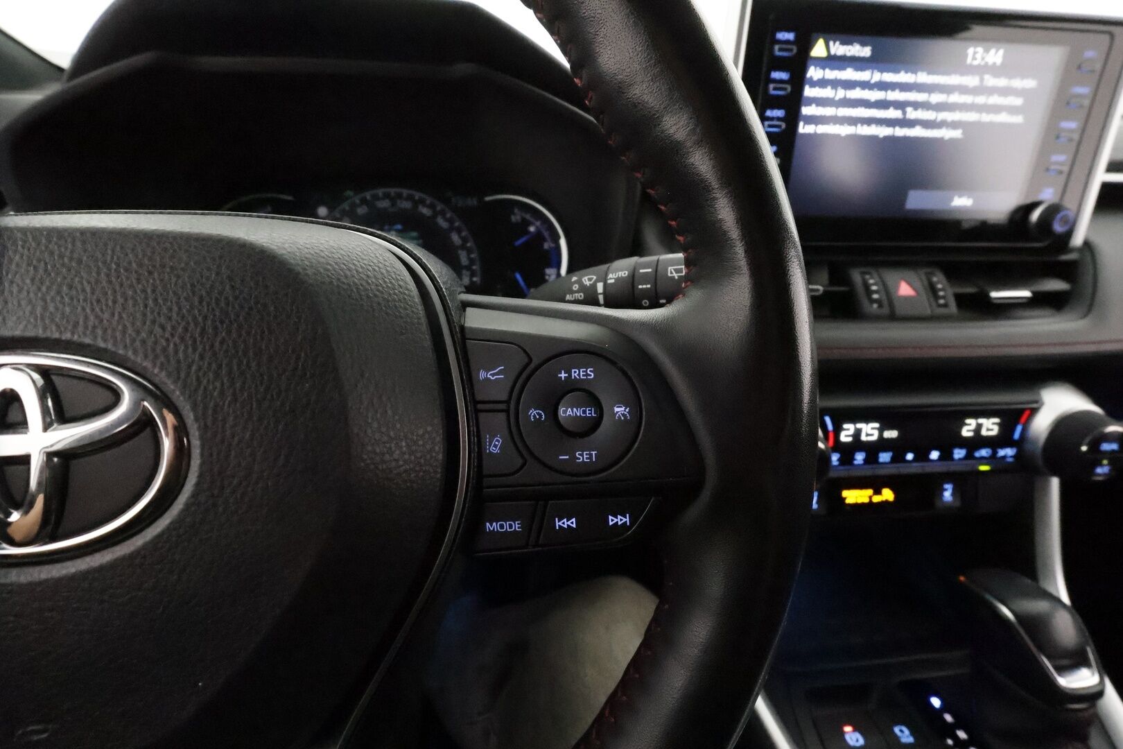 TOYOTA RAV4 PLUG-IN 2022 Hybrid 2,5 AWD-i Active **Adapt.Vakkari / P.kamera / LED-valot / Sisätilanlämmitin / Koukku / Kaistavahti / KeylessGO** - 3,99 % KORKOTARJOUS TÄHÄN AUTOON - 2x Latauskaapelit / Kahdet Renkaat