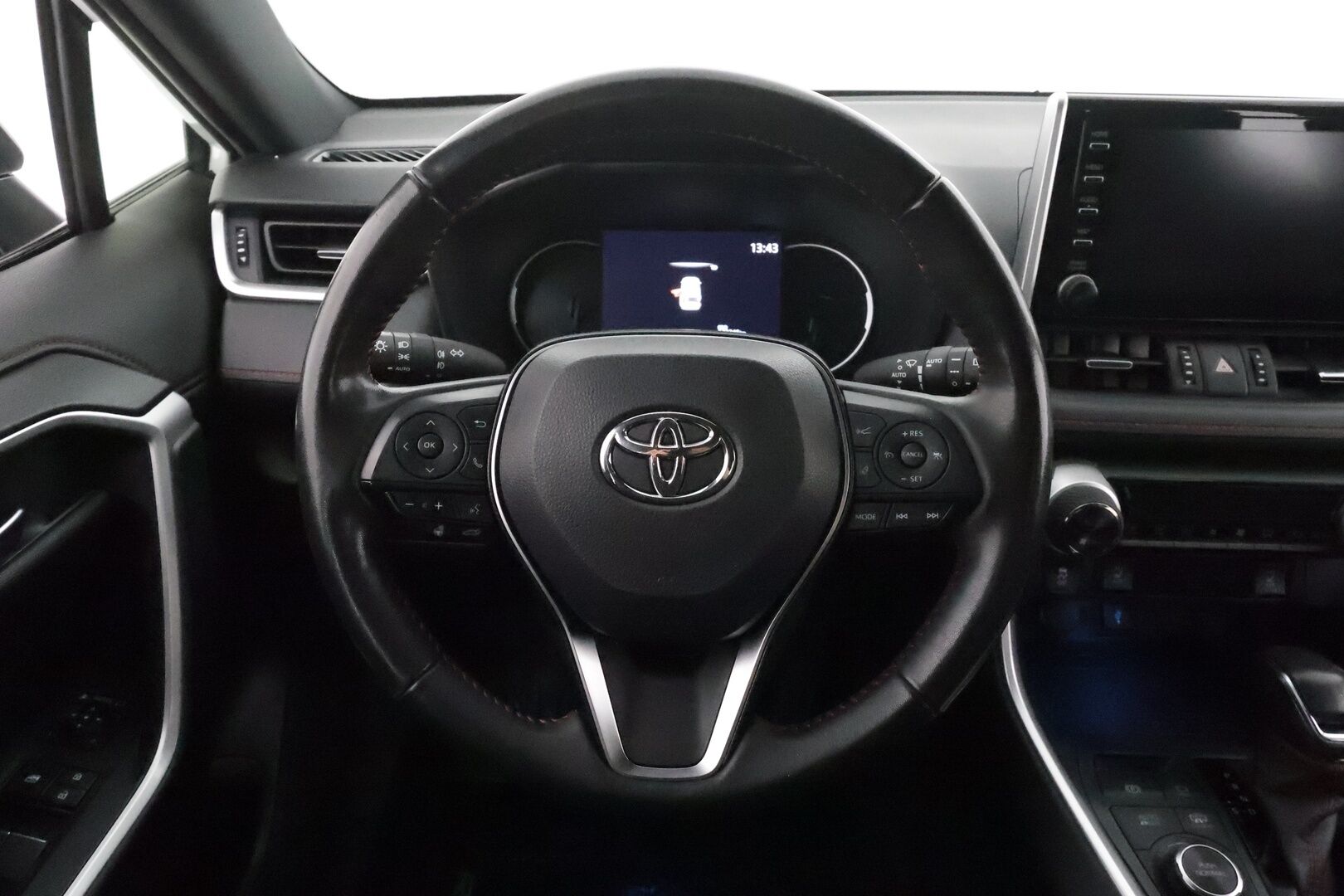 TOYOTA RAV4 PLUG-IN 2022 Hybrid 2,5 AWD-i Active **Adapt.Vakkari / P.kamera / LED-valot / Sisätilanlämmitin / Koukku / Kaistavahti / KeylessGO** - 3,99 % KORKOTARJOUS TÄHÄN AUTOON - 2x Latauskaapelit / Kahdet Renkaat