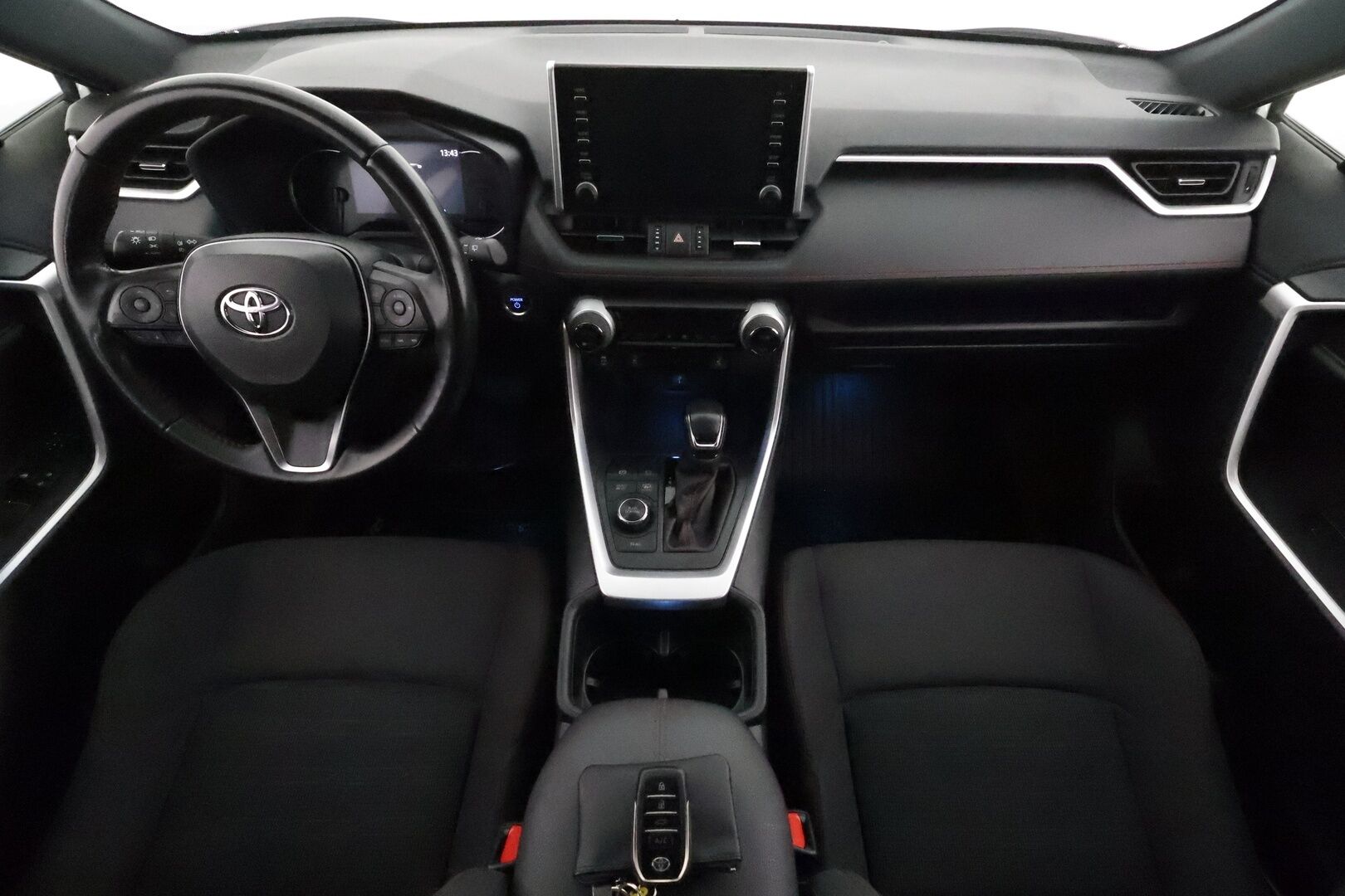 TOYOTA RAV4 PLUG-IN 2022 Hybrid 2,5 AWD-i Active **Adapt.Vakkari / P.kamera / LED-valot / Sisätilanlämmitin / Koukku / Kaistavahti / KeylessGO** - 3,99 % KORKOTARJOUS TÄHÄN AUTOON - 2x Latauskaapelit / Kahdet Renkaat