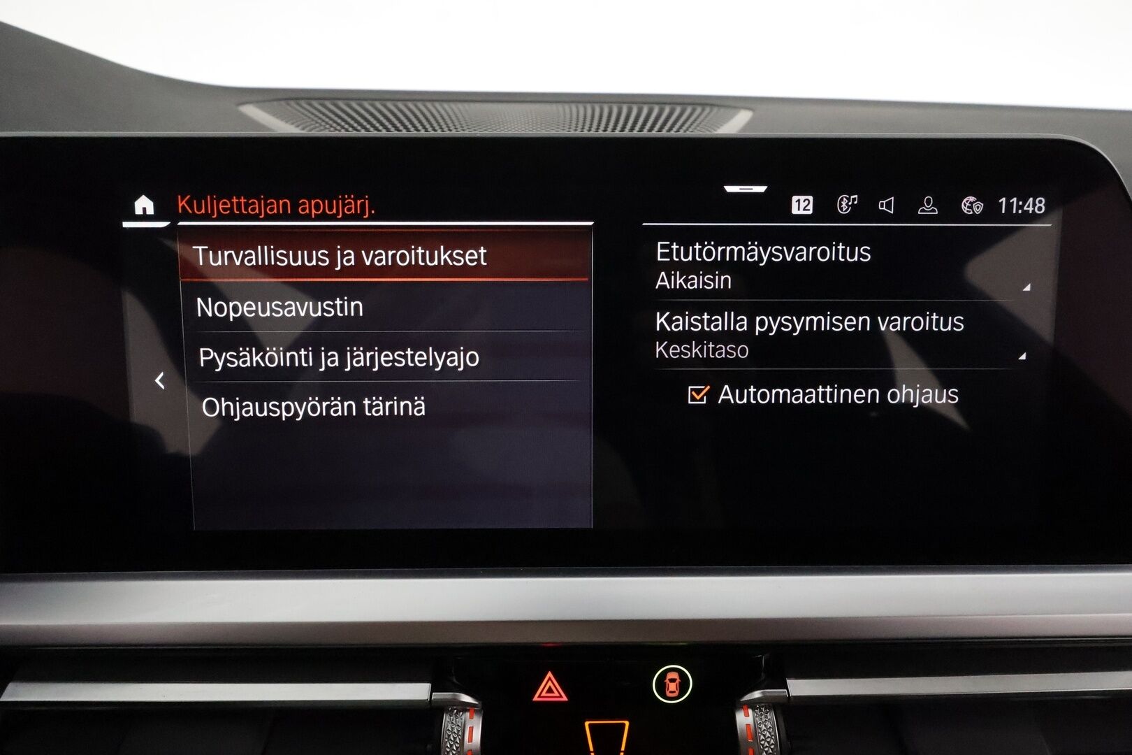 BMW 320 2022 G21 Touring xDrive M-Sport MHEV**Adapt.vakkari / Webasto / Koukku / Hifi / P.kamera / Sporttipenkit / Digimittaristo** - 3,99 % KORKOTARJOUS TÄHÄN AUTOON - Kahdet renkaat aluvanteilla / Merkkihuollettu / Puskurin alle taittuva vetokoukku