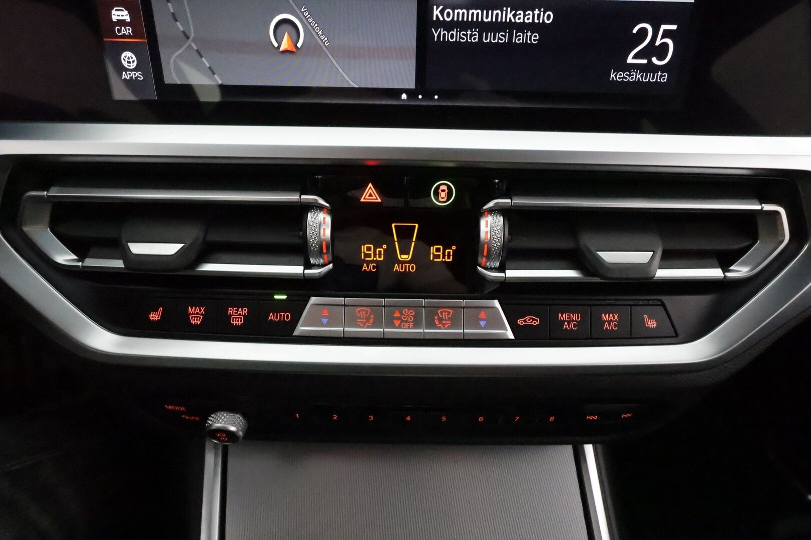 BMW 320 2022 G21 Touring xDrive M-Sport MHEV**Adapt.vakkari / Webasto / Koukku / Hifi / P.kamera / Sporttipenkit / Digimittaristo** - 3,99 % KORKOTARJOUS TÄHÄN AUTOON - Kahdet renkaat aluvanteilla / Merkkihuollettu / Puskurin alle taittuva vetokoukku