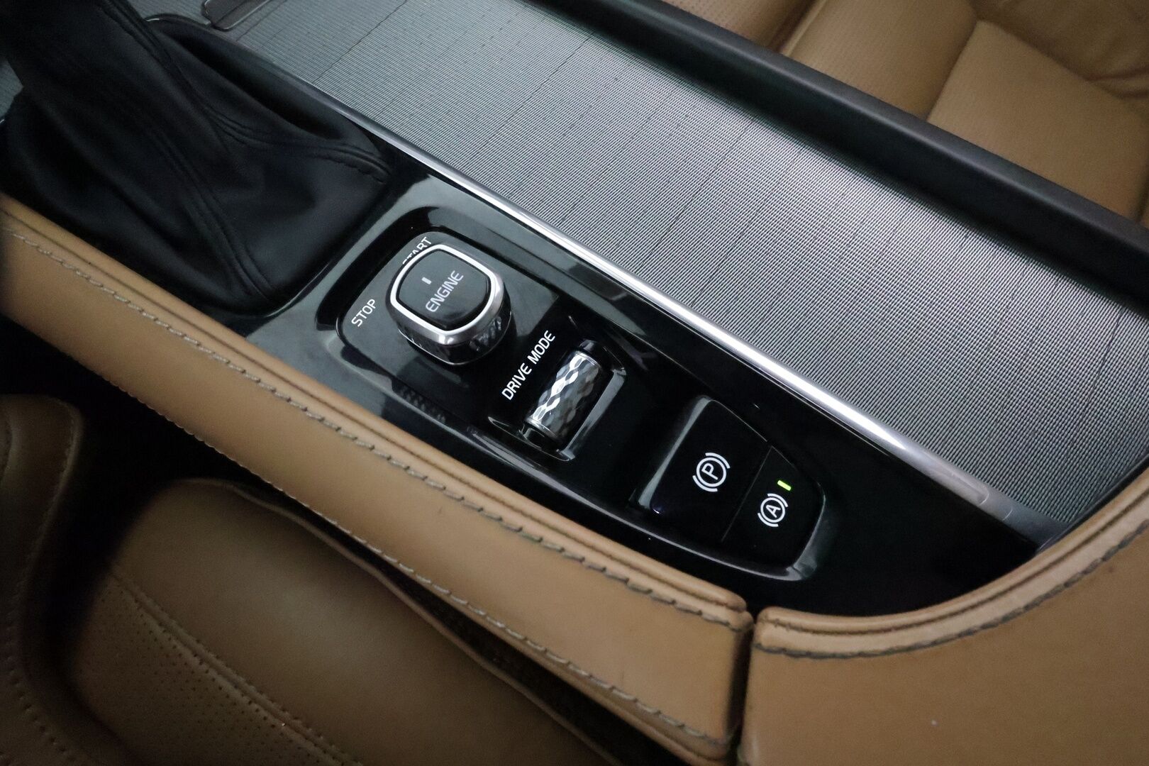 Volvo V90 2017 D5 AWD Inscription aut **Hierovat ja ilmastoidut penkit muistilla / Bowers & Wilkins / 360.kamera / Panorama / Koukku / Ruskeat nahat** - 3,99 % KORKOTARJOUS TÄHÄN AUTOON - KeylessGo / BLIS / Full LED / HUD