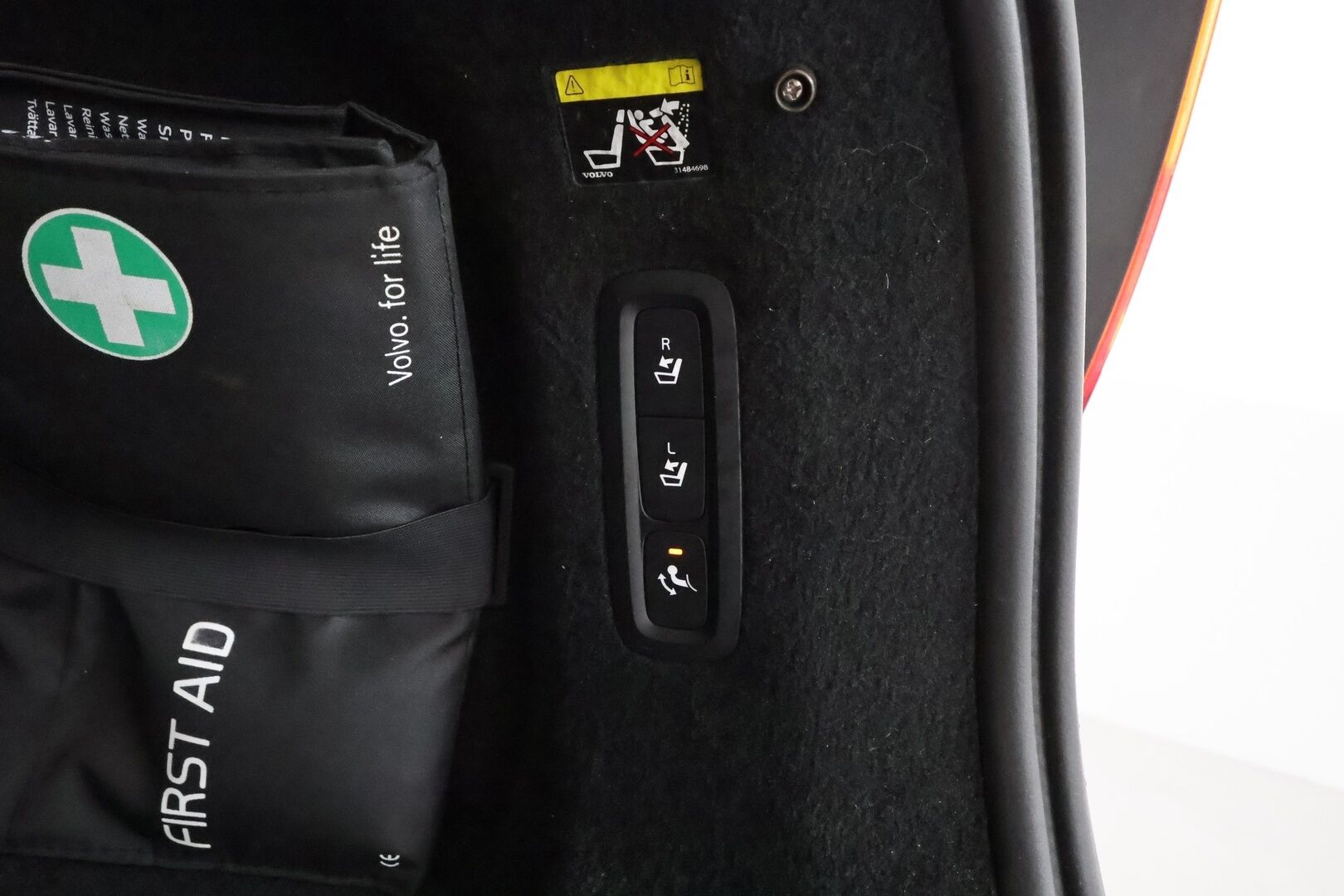 Volvo V90 2017 D5 AWD Inscription aut **Hierovat ja ilmastoidut penkit muistilla / Bowers & Wilkins / 360.kamera / Panorama / Koukku / Ruskeat nahat** - 3,99 % KORKOTARJOUS TÄHÄN AUTOON - KeylessGo / BLIS / Full LED / HUD
