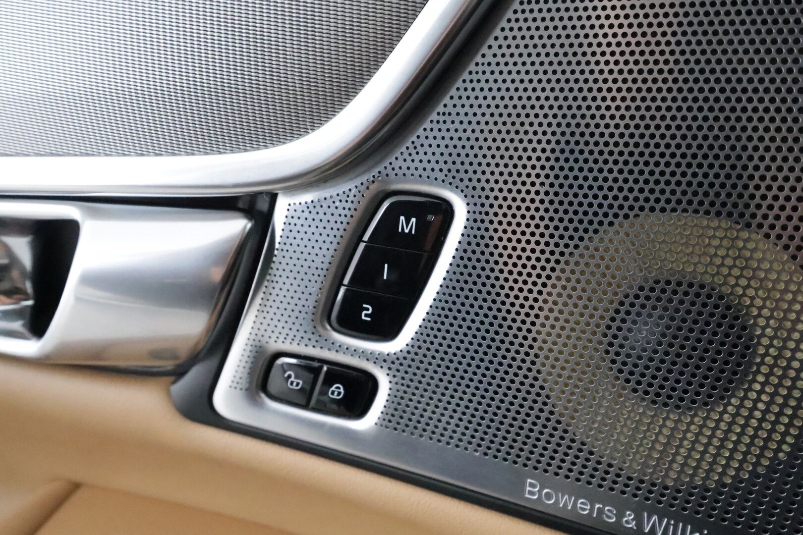 Volvo V90 2017 D5 AWD Inscription aut **Hierovat ja ilmastoidut penkit muistilla / Bowers & Wilkins / 360.kamera / Panorama / Koukku / Ruskeat nahat** - 3,99 % KORKOTARJOUS TÄHÄN AUTOON - KeylessGo / BLIS / Full LED / HUD