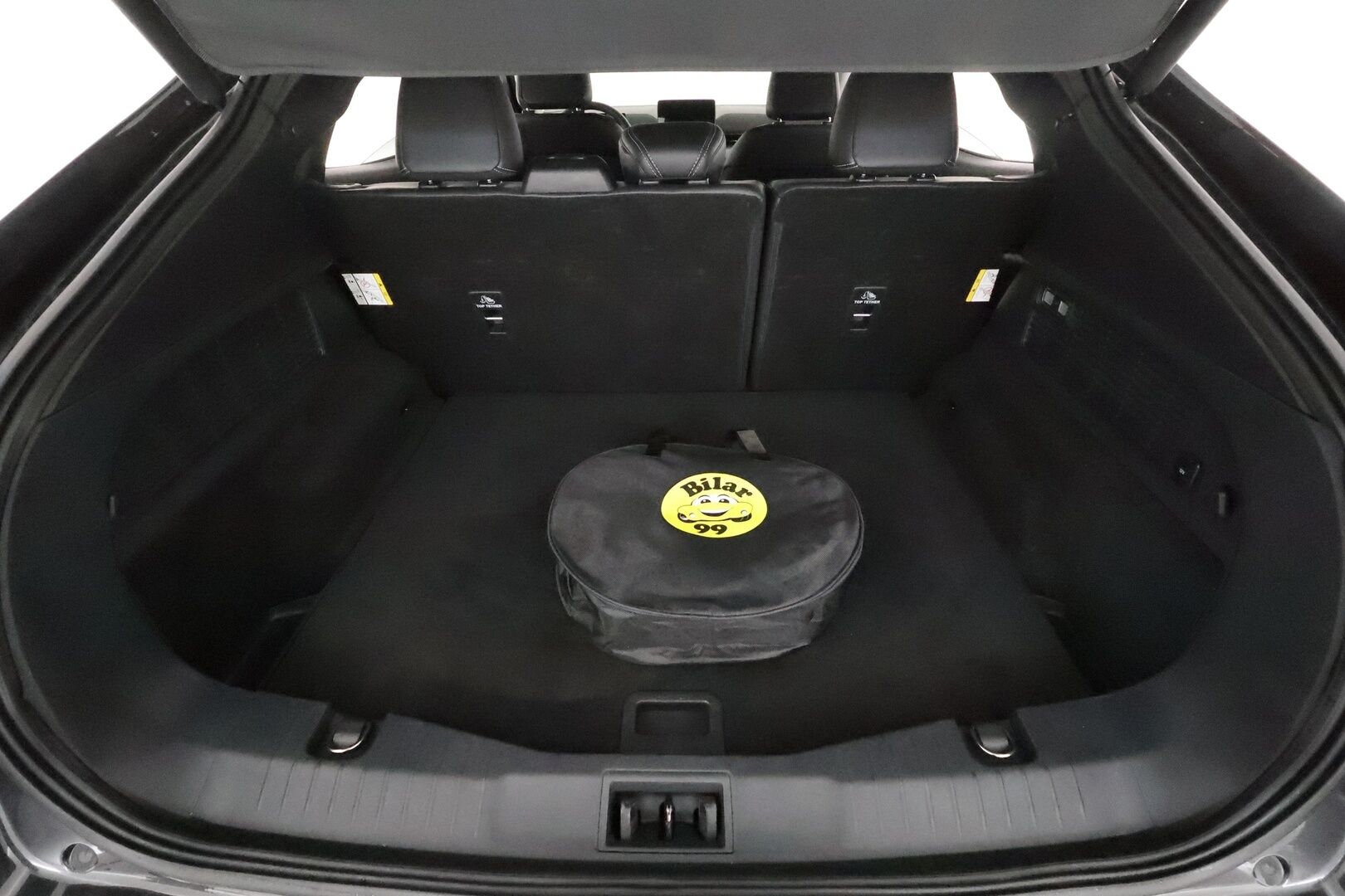 FORD MUSTANG MACH-E 2022 269hv RWD 5-ovinen **Koukku / Adapt.Vakkkari / Bang&Olufsen / Lasikatto / Muistipenkki / LED-valot /  Navi / Keyless** - 2x Latauskaapelit / Kahdet Renkaat