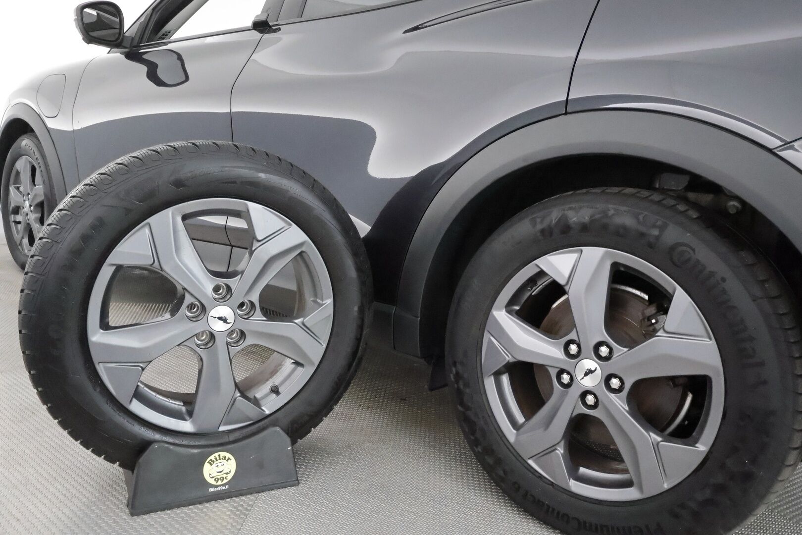 FORD MUSTANG MACH-E 2022 269hv RWD 5-ovinen **Koukku / Adapt.Vakkkari / Bang&Olufsen / Lasikatto / Muistipenkki / LED-valot /  Navi / Keyless** - 2x Latauskaapelit / Kahdet Renkaat