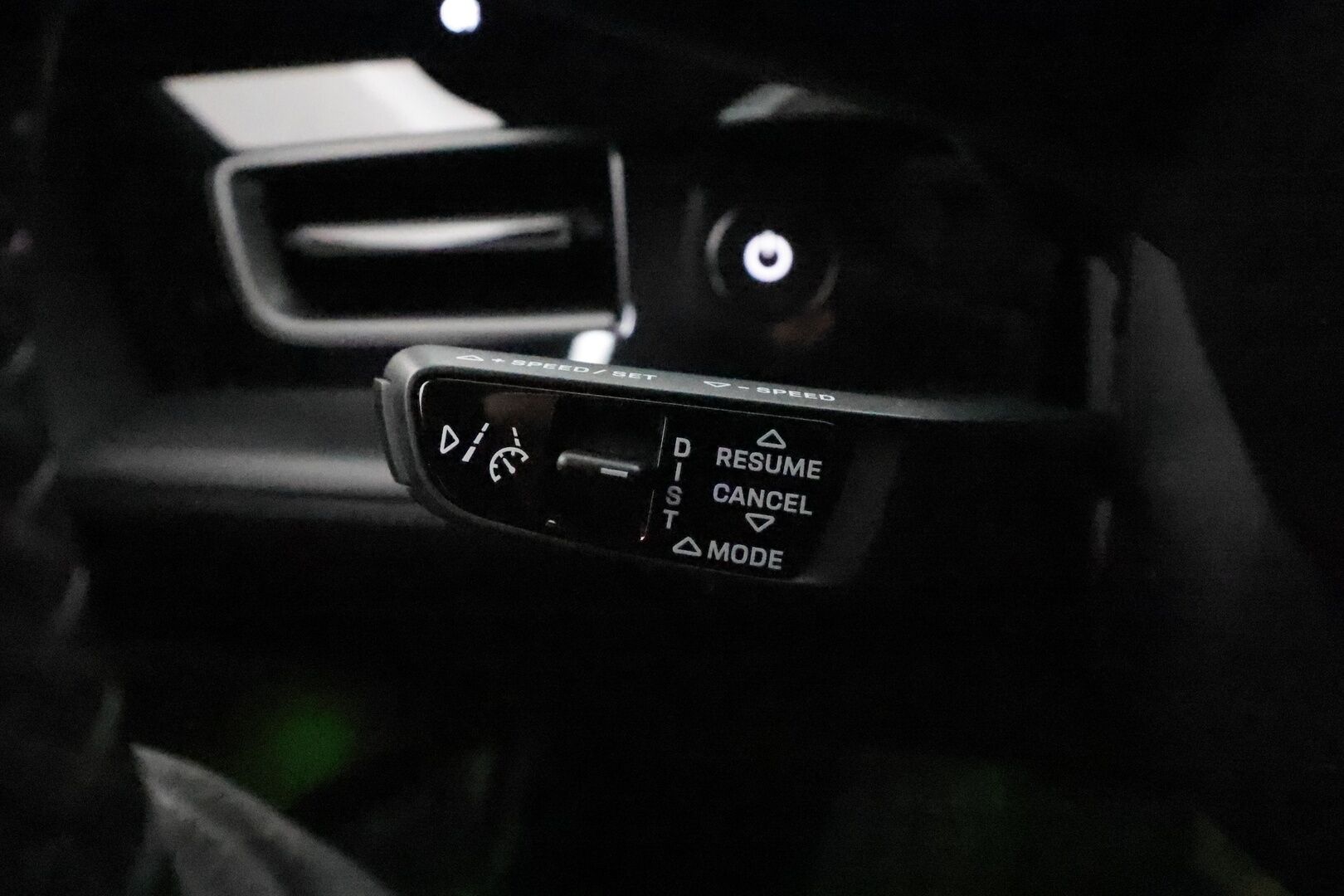 PORSCHE TAYCAN 2021 Turbo **Sport Chrono / Adapt.Vakkari / 360° / Matrix-LED / Ilmastoidut Sporttinahat Muistilla / Burmester / Navi** - 2,99 % KORKOTARJOUS TÄHÄN AUTOON - Nelipyöräohjaus / Lämpöpumppu / Kahdet renkaat vanteilla