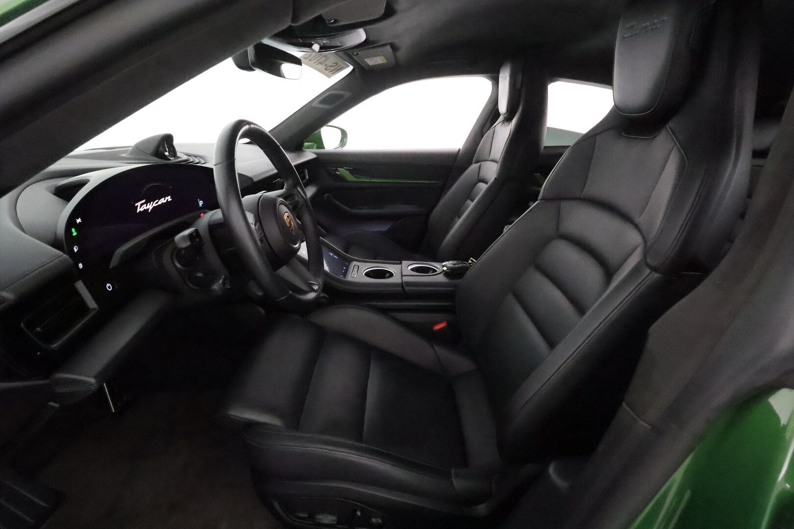 PORSCHE TAYCAN 2021 Turbo **Sport Chrono / Adapt.Vakkari / 360° / Matrix-LED / Ilmastoidut Sporttinahat Muistilla / Burmester / Navi** - 2,99 % KORKOTARJOUS TÄHÄN AUTOON - Nelipyöräohjaus / Lämpöpumppu / Kahdet renkaat vanteilla