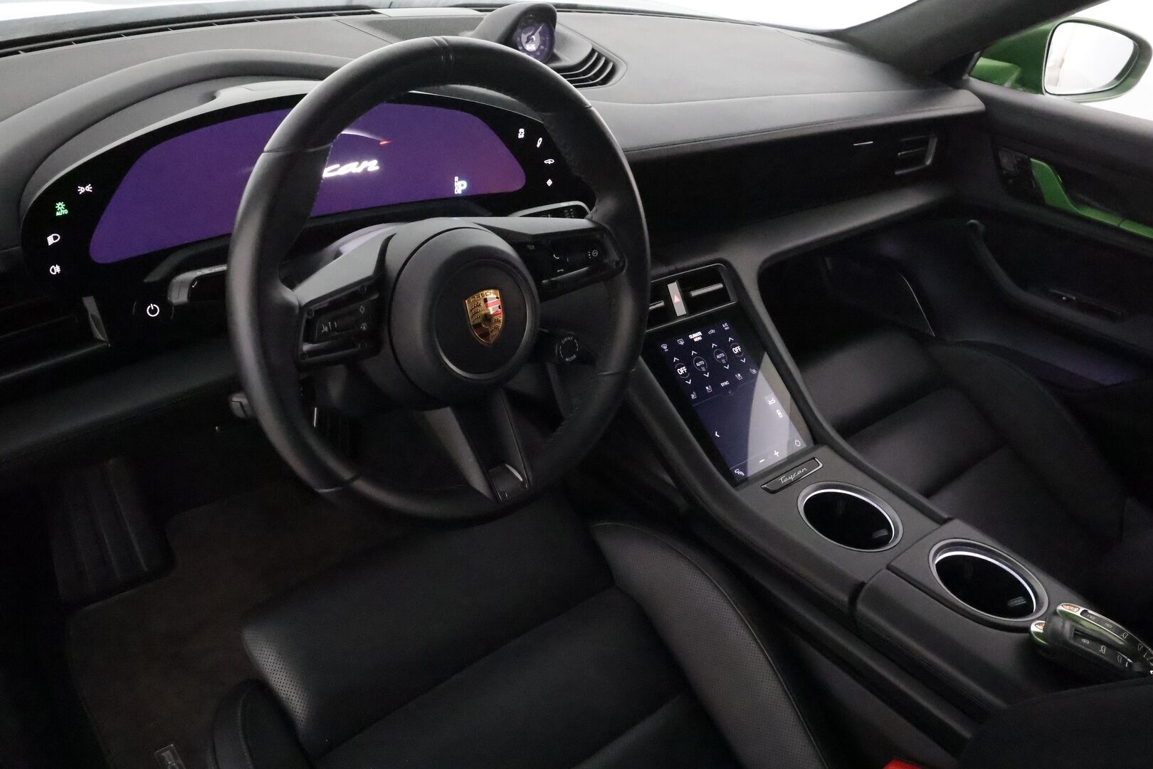 PORSCHE TAYCAN 2021 Turbo **Sport Chrono / Adapt.Vakkari / 360° / Matrix-LED / Ilmastoidut Sporttinahat Muistilla / Burmester / Navi** - 2,99 % KORKOTARJOUS TÄHÄN AUTOON - Nelipyöräohjaus / Lämpöpumppu / Kahdet renkaat vanteilla