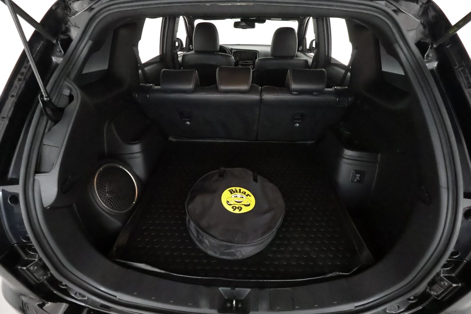 MITSUBISHI OUTLANDER PHEV 2019 S-Edition 5P **Adapt.vakkari / 360.kamera / Koukku / KeylessGo / Lämmitettävä tuulilasi** - Kahdet renkaat aluvanteilla / Merkkihuollettu