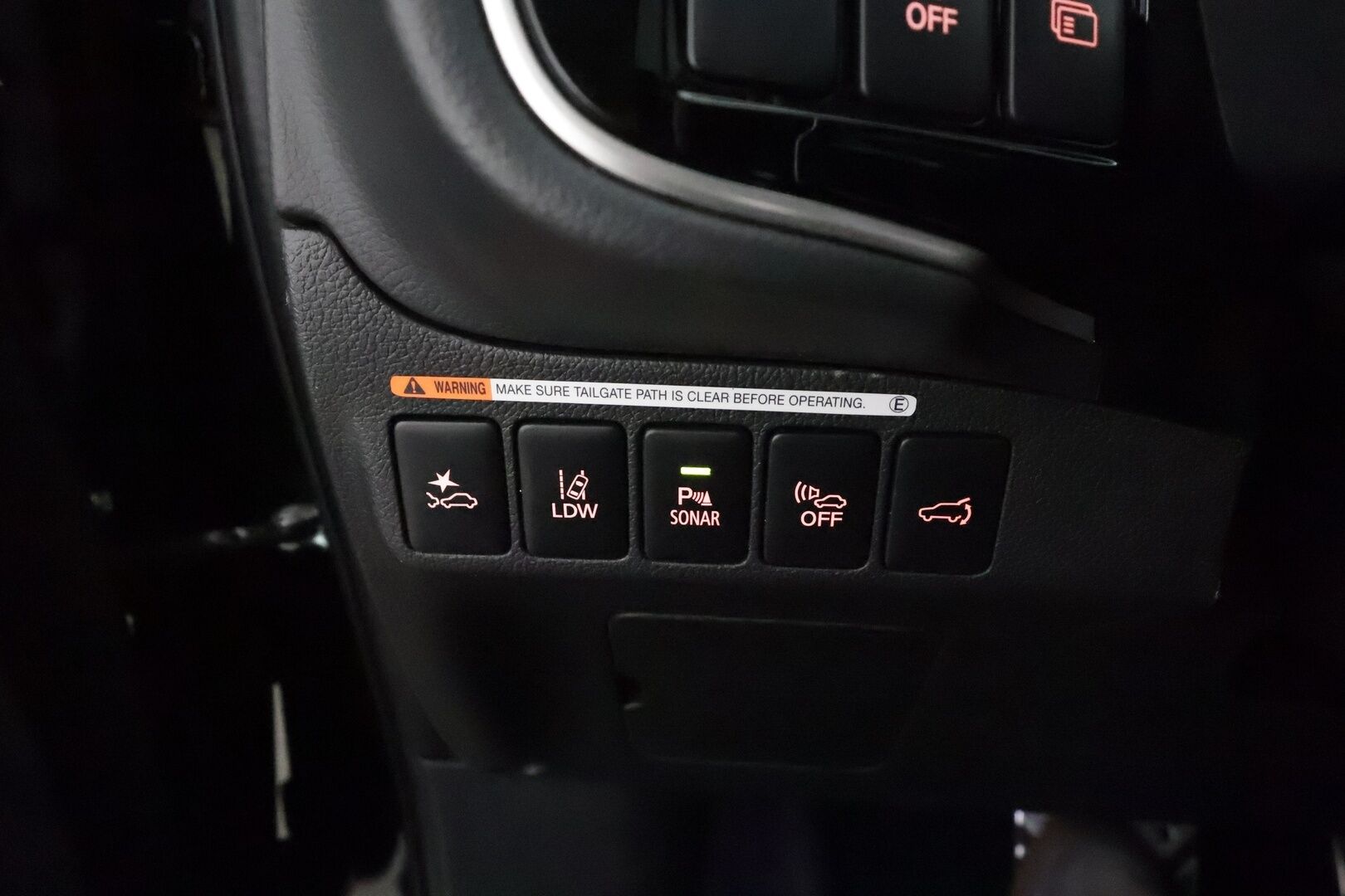 MITSUBISHI OUTLANDER PHEV 2019 S-Edition 5P **Adapt.vakkari / 360.kamera / Koukku / KeylessGo / Lämmitettävä tuulilasi** - Kahdet renkaat aluvanteilla / Merkkihuollettu