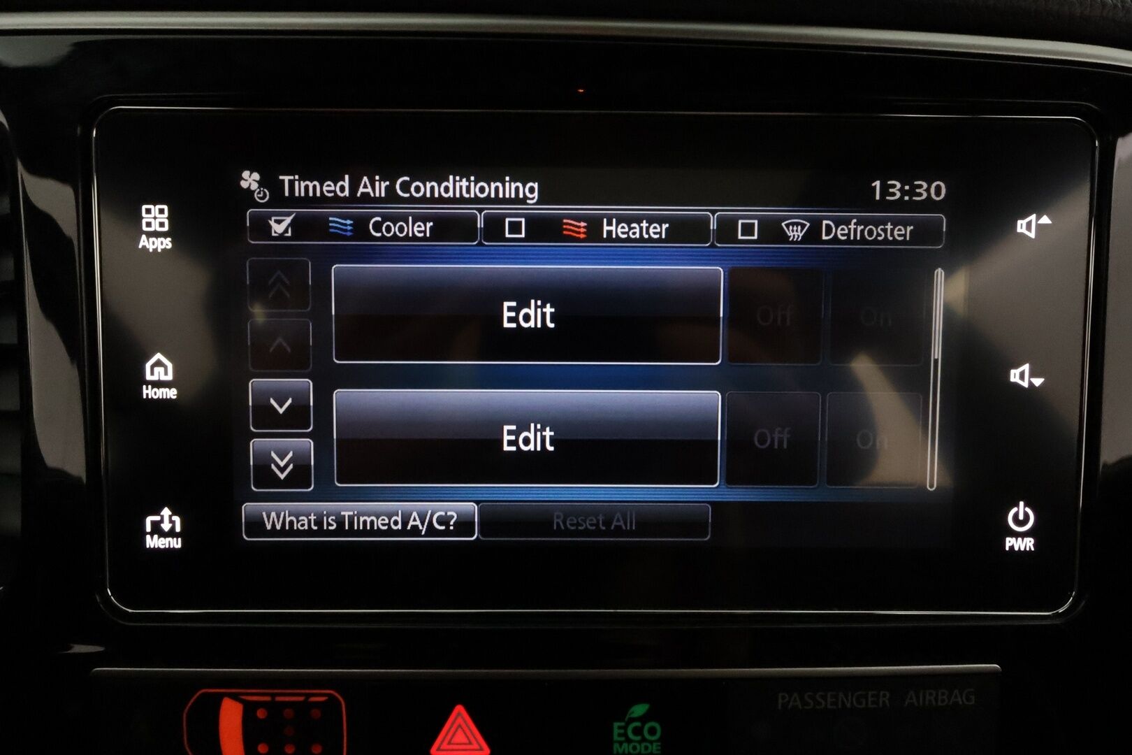 MITSUBISHI OUTLANDER PHEV 2019 S-Edition 5P **Adapt.vakkari / 360.kamera / Koukku / KeylessGo / Lämmitettävä tuulilasi** - Kahdet renkaat aluvanteilla / Merkkihuollettu