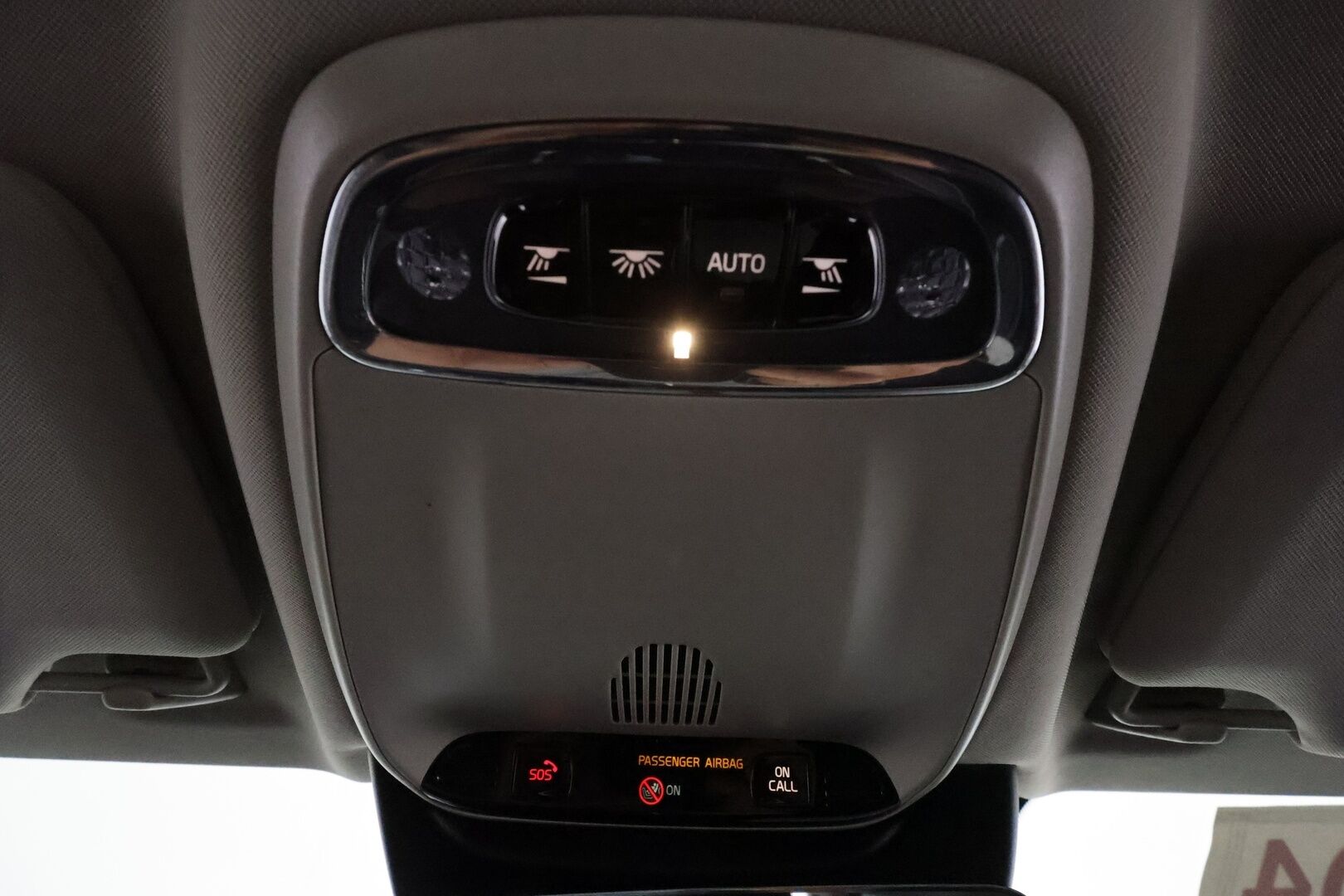Volvo V90 2021 D4 AWD Momentum Aut. **Webasto / Adapt.Vakkari / LED-valot / P.Kamera / Navi / Kaistavahti / KeylessGO** - 3,99 % KORKOTARJOUS TÄHÄN AUTOON - Kahdet Renkaat