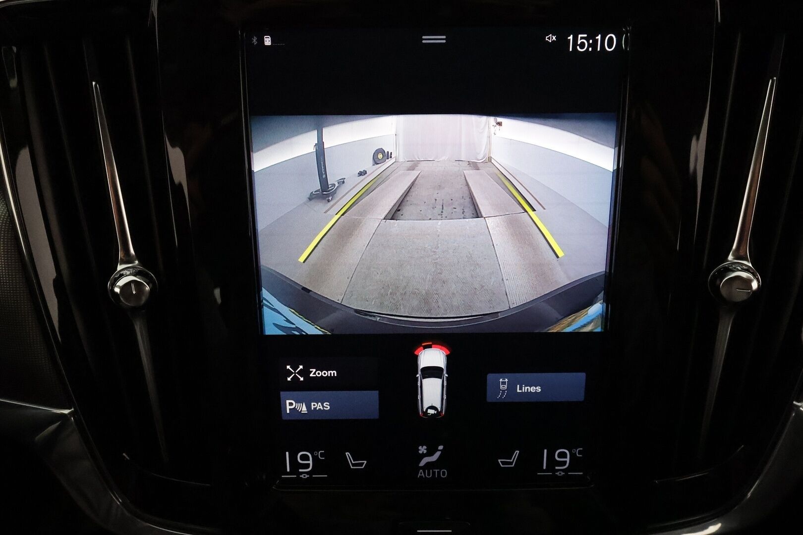 Volvo V90 2021 D4 AWD Momentum Aut. **Webasto / Adapt.Vakkari / LED-valot / P.Kamera / Navi / Kaistavahti / KeylessGO** - 3,99 % KORKOTARJOUS TÄHÄN AUTOON - Kahdet Renkaat