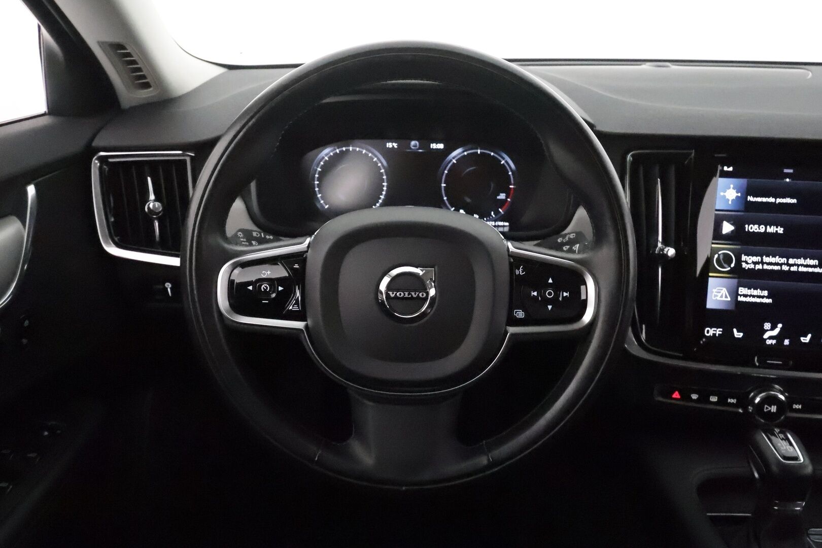 Volvo V90 2021 D4 AWD Momentum Aut. **Webasto / Adapt.Vakkari / LED-valot / P.Kamera / Navi / Kaistavahti / KeylessGO** - 3,99 % KORKOTARJOUS TÄHÄN AUTOON - Kahdet Renkaat