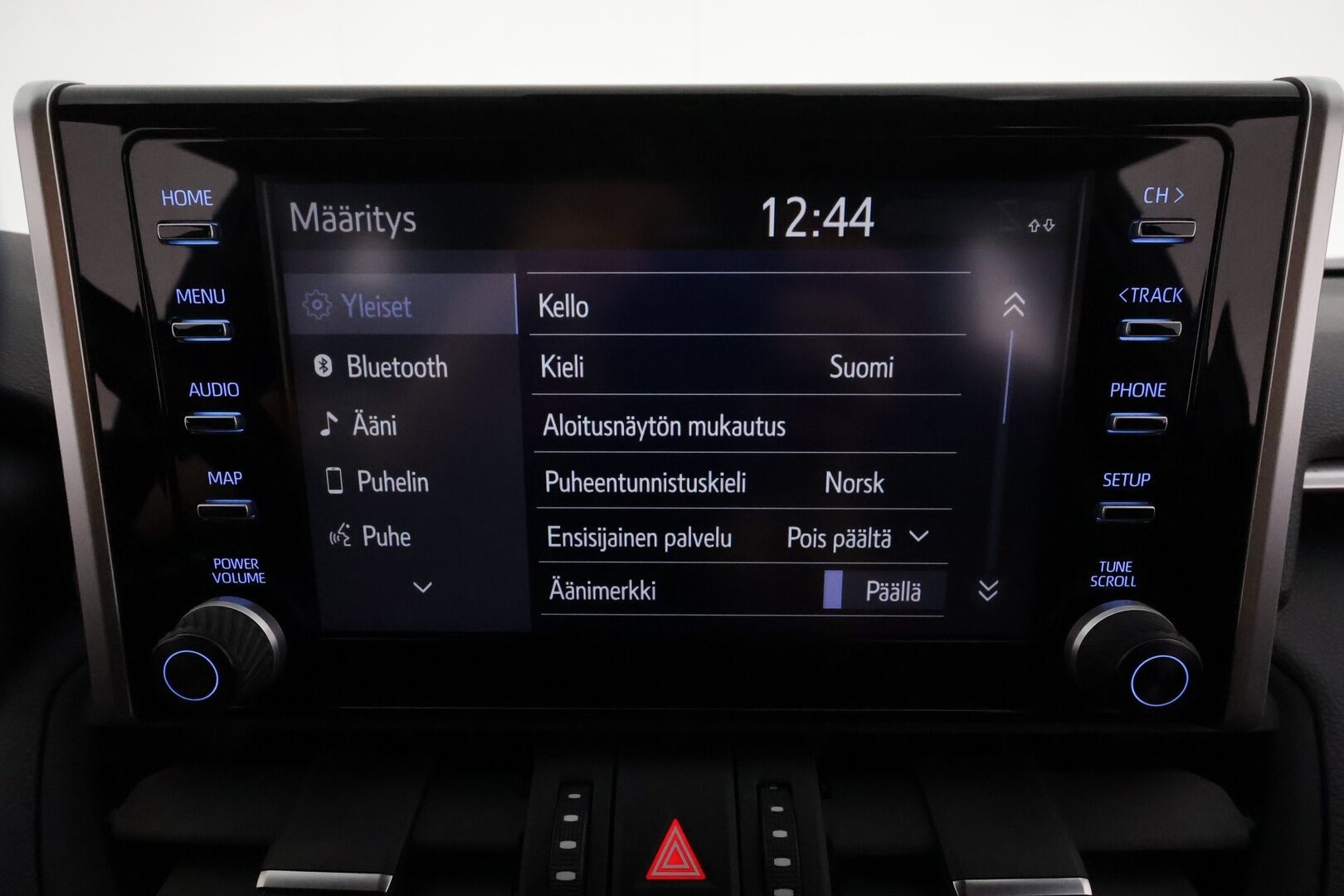 TOYOTA RAV4 PLUG-IN 2020 Hybrid 2,5 AWD-i Style ** **Adapt.Vakkari / P.kamera / LED-valot / Kaistavahti / Apple&android / KeylessGO** - 3,99 % KORKOTARJOUS TÄHÄN AUTOON - 2x Latauskaapelit / Kahdet Renkaat