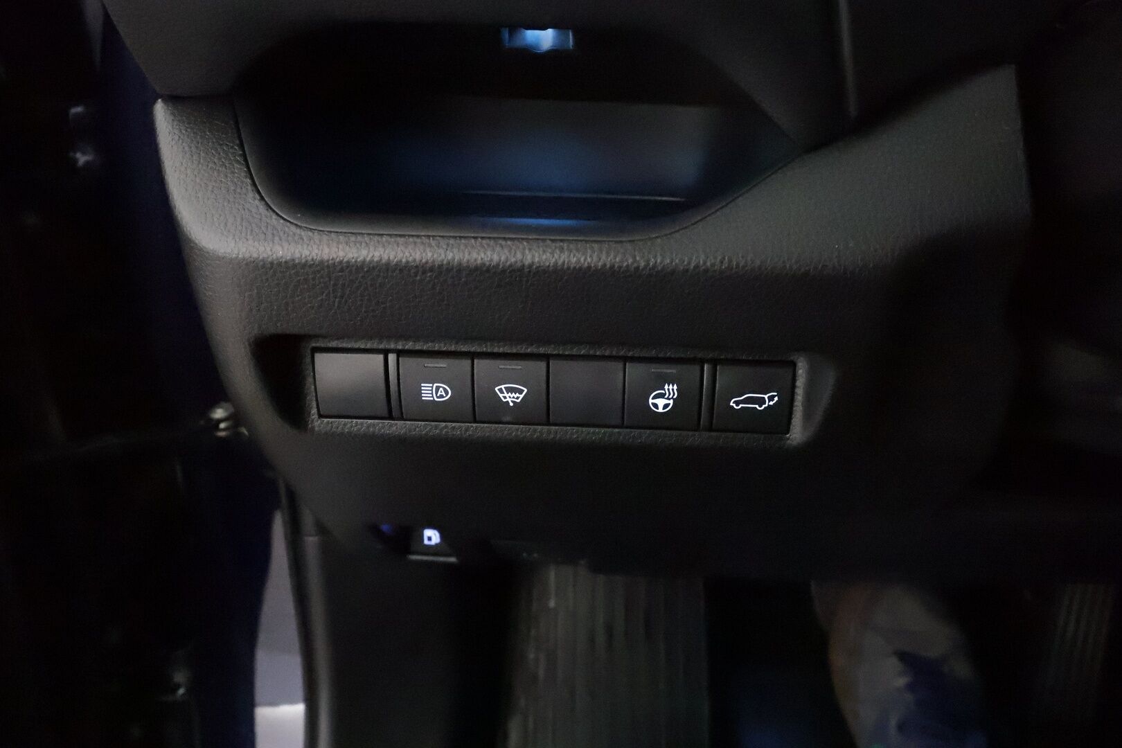 TOYOTA RAV4 PLUG-IN 2020 Hybrid 2,5 AWD-i Style ** **Adapt.Vakkari / P.kamera / LED-valot / Kaistavahti / Apple&android / KeylessGO** - 3,99 % KORKOTARJOUS TÄHÄN AUTOON - 2x Latauskaapelit / Kahdet Renkaat