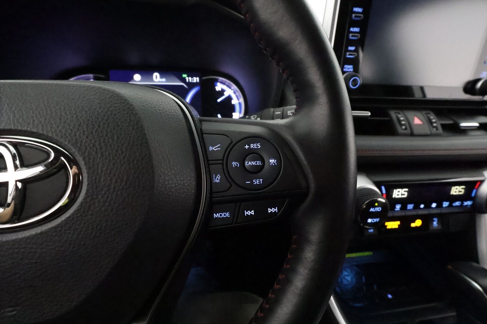 TOYOTA RAV4 PLUG-IN 2020 Hybrid 2,5 AWD-i Style **Adapt.Vakkari / P.kamera / LED-valot / Kaistavahti / Apple&android / KeylessGO** - 3,99 % KORKOTARJOUS TÄHÄN AUTOON - 2x Latauskaapelit