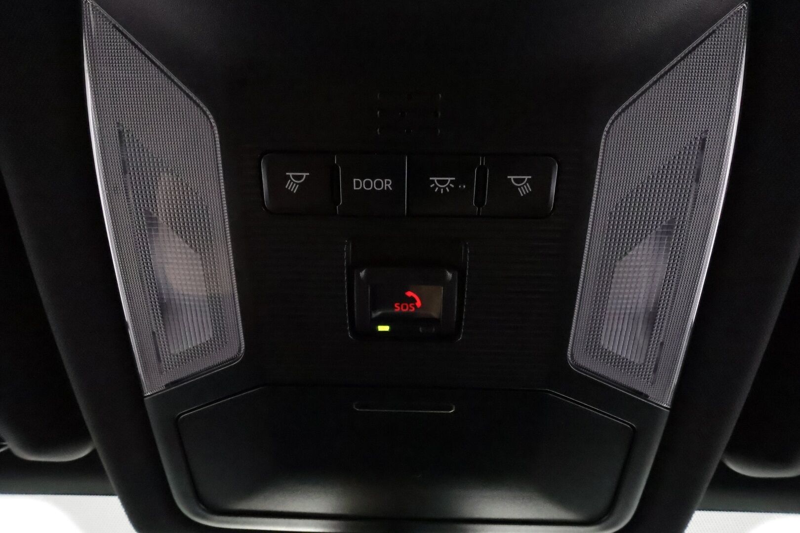 TOYOTA RAV4 PLUG-IN 2020 Hybrid 2,5 AWD-i Style **Adapt.Vakkari / P.kamera / LED-valot / Kaistavahti / Apple&android / KeylessGO** - 3,99 % KORKOTARJOUS TÄHÄN AUTOON - 2x Latauskaapelit
