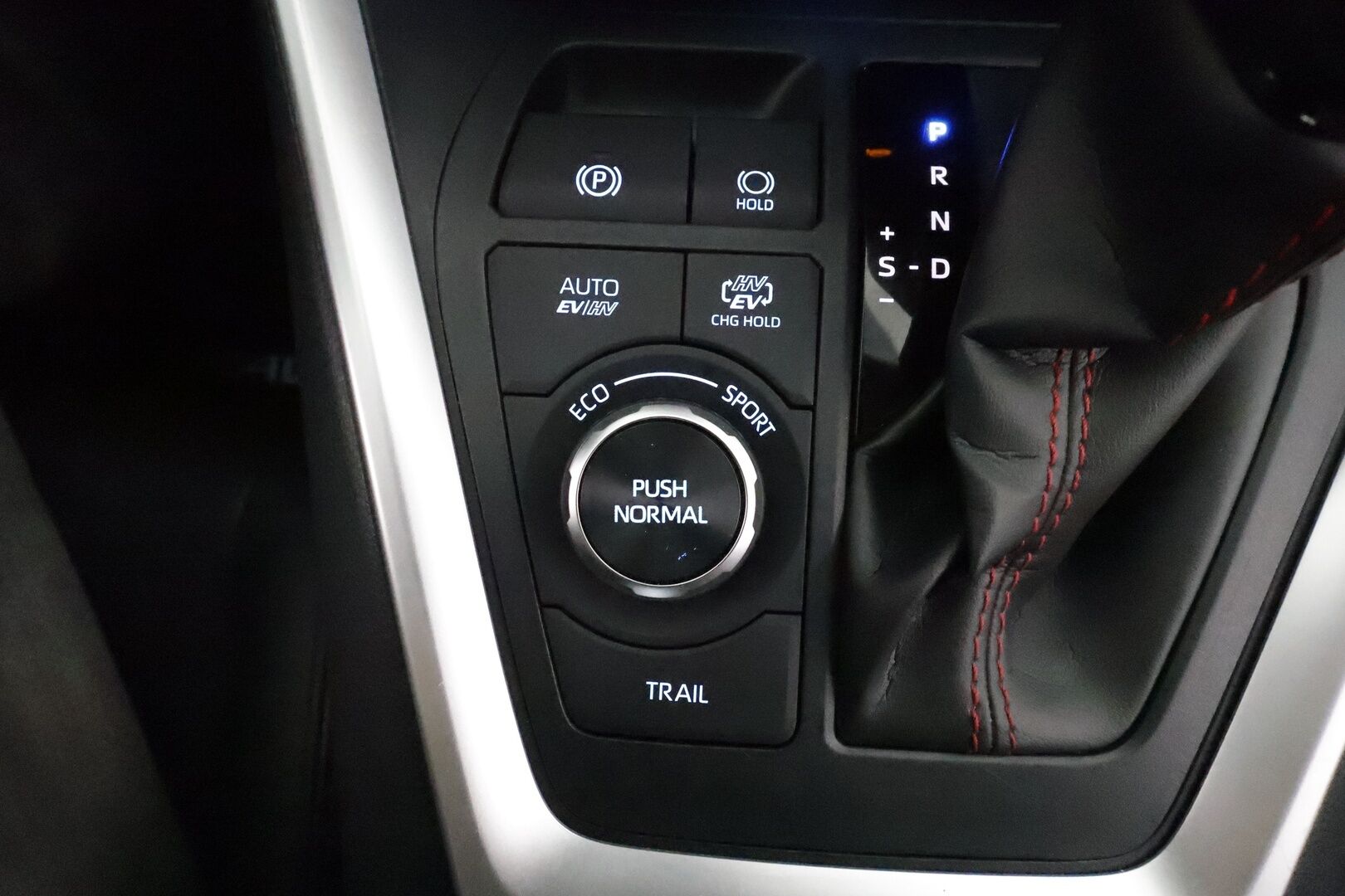 TOYOTA RAV4 PLUG-IN 2020 Hybrid 2,5 AWD-i Style **Adapt.Vakkari / P.kamera / LED-valot / Kaistavahti / Apple&android / KeylessGO** - 3,99 % KORKOTARJOUS TÄHÄN AUTOON - 2x Latauskaapelit