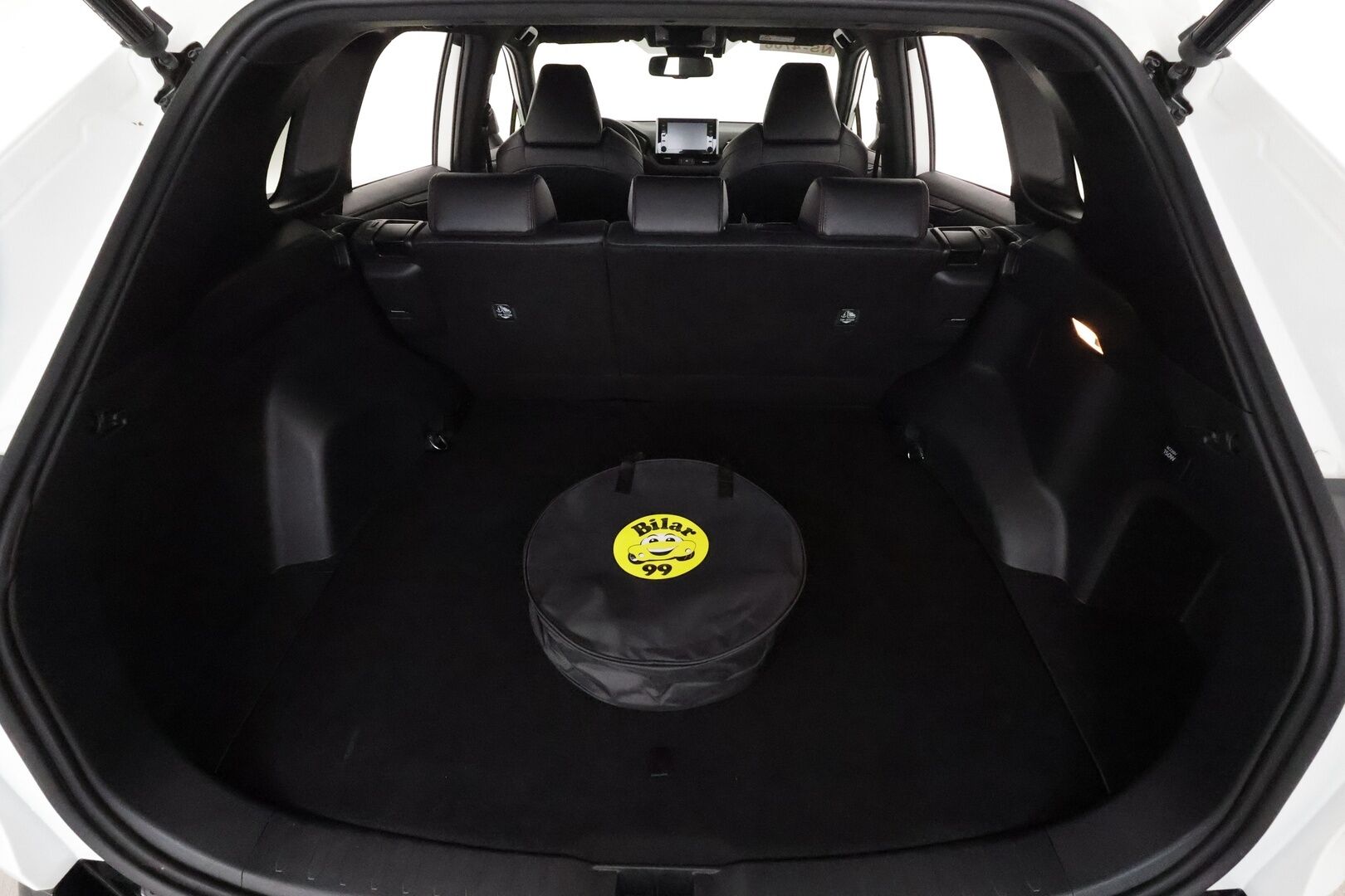 TOYOTA RAV4 PLUG-IN 2020 Hybrid 2,5 AWD-i Style **Adapt.Vakkari / P.kamera / LED-valot / Kaistavahti / Apple&android / KeylessGO** - 3,99 % KORKOTARJOUS TÄHÄN AUTOON - 2x Latauskaapelit