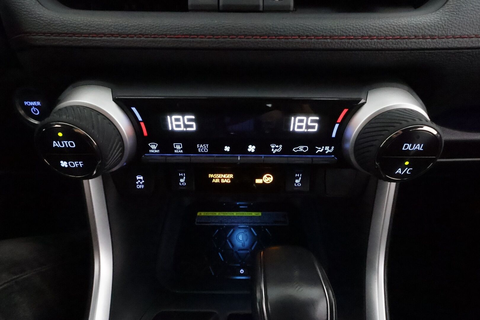 TOYOTA RAV4 PLUG-IN 2020 Hybrid 2,5 AWD-i Style **Adapt.Vakkari / P.kamera / LED-valot / Kaistavahti / Apple&android / KeylessGO** - 3,99 % KORKOTARJOUS TÄHÄN AUTOON - 2x Latauskaapelit