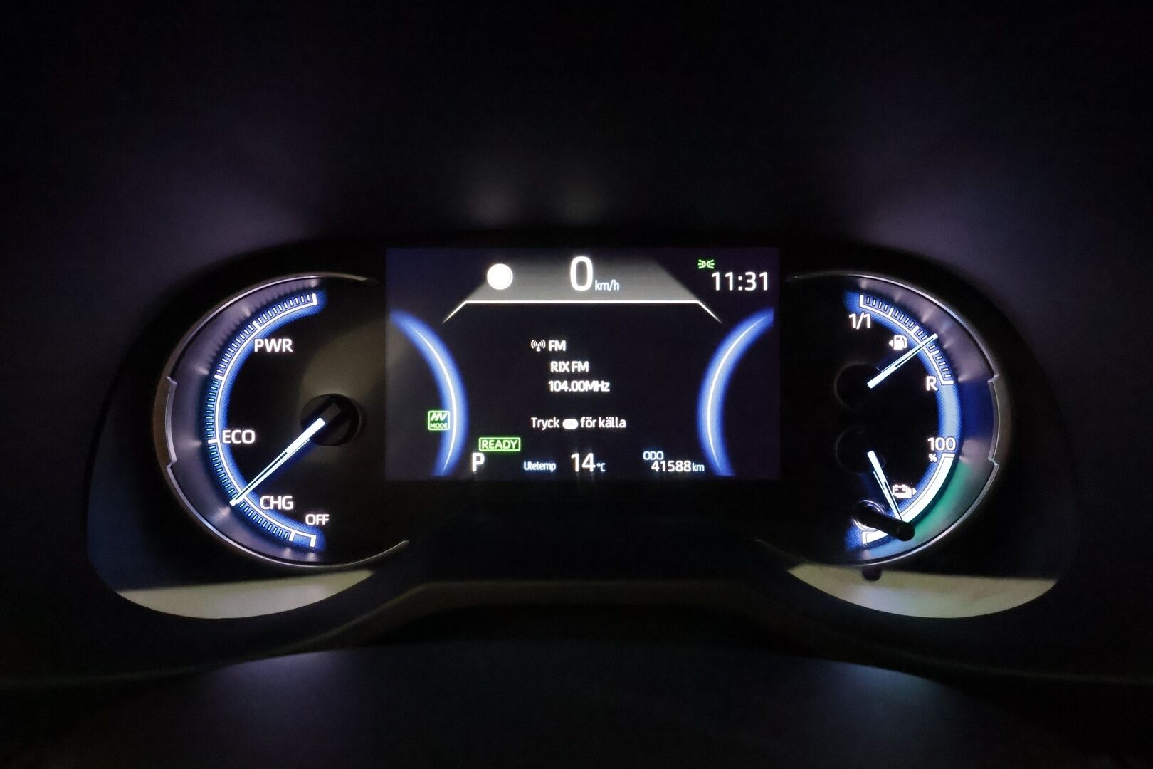 TOYOTA RAV4 PLUG-IN 2020 Hybrid 2,5 AWD-i Style **Adapt.Vakkari / P.kamera / LED-valot / Kaistavahti / Apple&android / KeylessGO** - 3,99 % KORKOTARJOUS TÄHÄN AUTOON - 2x Latauskaapelit