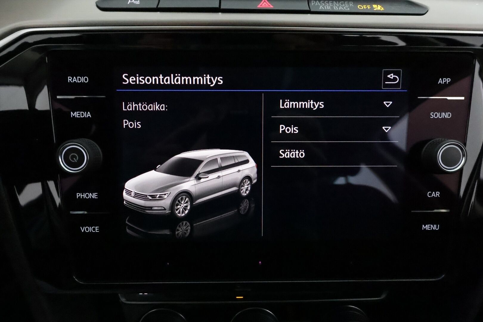 VOLKSWAGEN PASSAT 2019 2.0 TDi 190 4Motion R-Line **Adapt.vakkari / Webasto / P.kamera / KeylessGo / Sporttipenkit / Digimittaristo** - Kahdet renkaat aluvanteilla / Mustat nahat / Ratinlämmitin / Penkinlämmittimet takana 