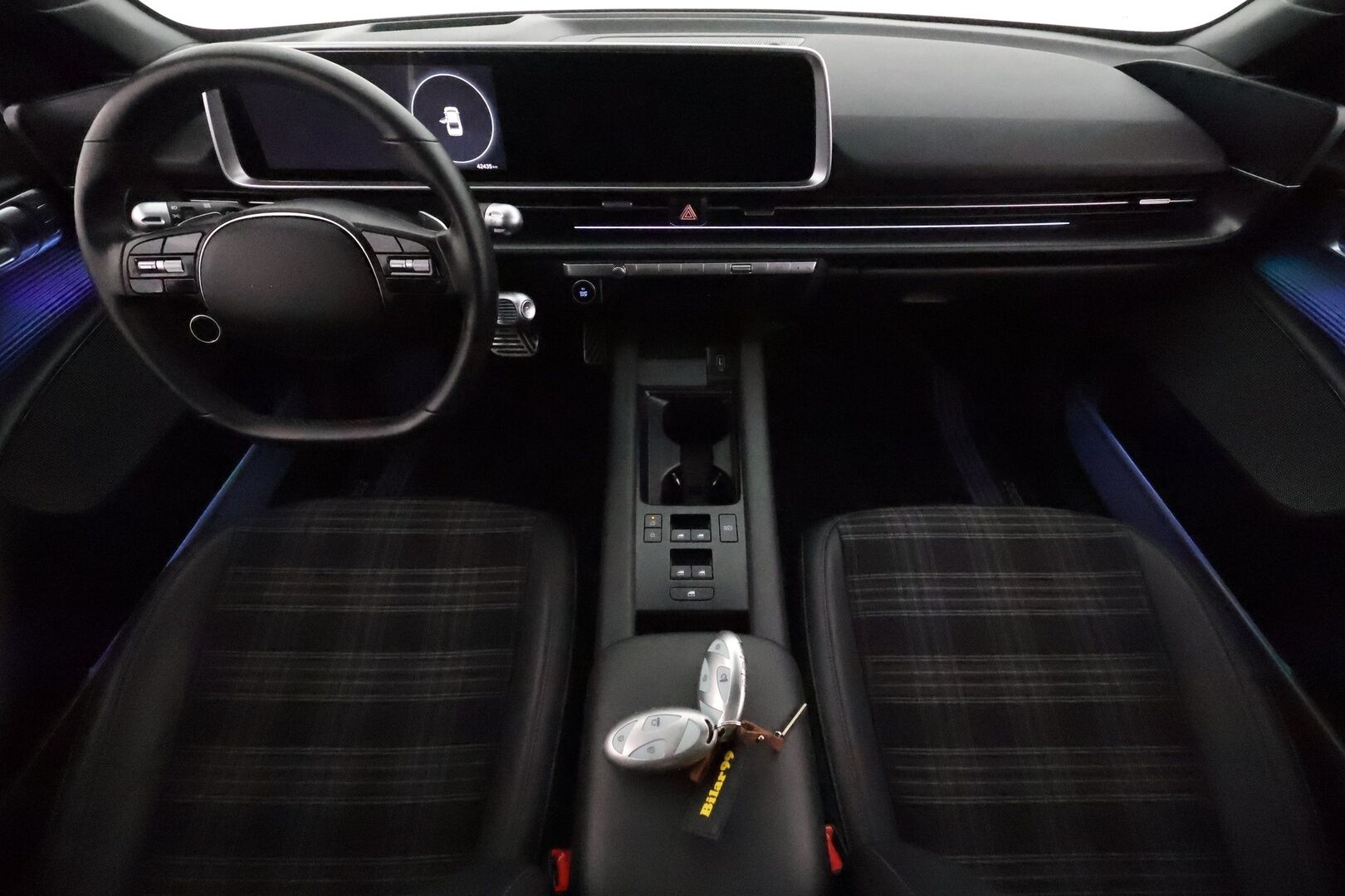 HYUNDAI IONIQ 6 2023 AWD First Edition 77 kWh 325 hv **Lasikatto / Bose / 360.kamera / Adapt.vakkari / Muistipenkki / Puolinahat / P.kamera** - 3,99 % KORKOTARJOUS TÄHÄN AUTOON - Akku kuntotarkastettu / Merkkihuollettu