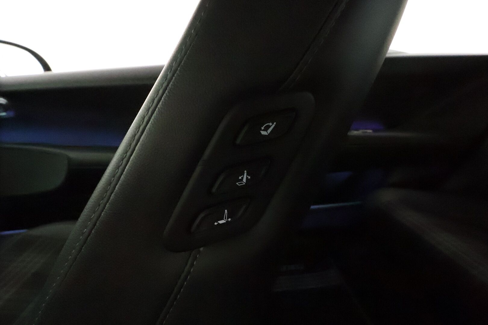 HYUNDAI IONIQ 6 2023 AWD First Edition 77 kWh 325 hv **Lasikatto / Bose / 360.kamera / Adapt.vakkari / Muistipenkki / Puolinahat / P.kamera** - 3,99 % KORKOTARJOUS TÄHÄN AUTOON - Akku kuntotarkastettu / Merkkihuollettu