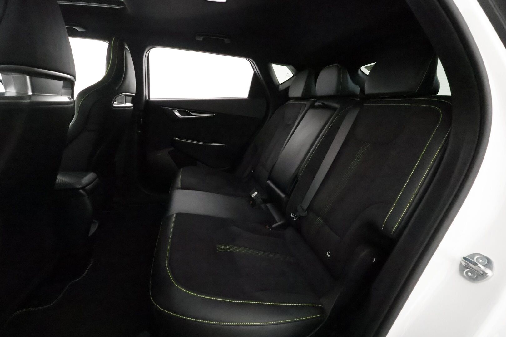 KIA EV6 2024 GT AWD 77 kWh 585 hv **Lasikatto / 360.kamera / Meridian Audio / Sporttipenkit / Adapt.vakkari / Digimittaristo** - 3,99 % KORKOTARJOUS TÄHÄN AUTOON - Akku kuntotarkastettu