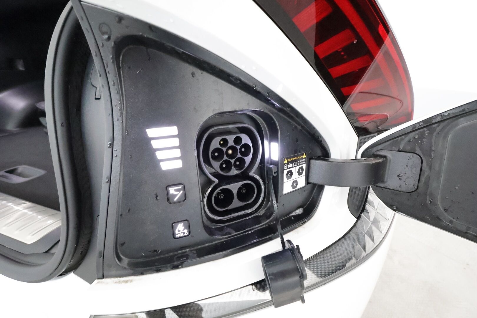 KIA EV6 2024 GT AWD 77 kWh 585 hv **Lasikatto / 360.kamera / Meridian Audio / Sporttipenkit / Adapt.vakkari / Digimittaristo** - 3,99 % KORKOTARJOUS TÄHÄN AUTOON - Akku kuntotarkastettu