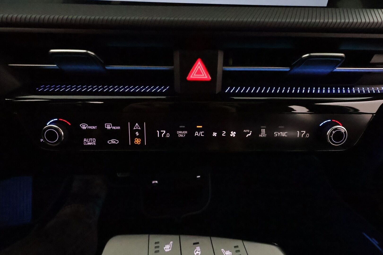 KIA EV6 2024 GT AWD 77 kWh 585 hv **Lasikatto / 360.kamera / Meridian Audio / Sporttipenkit / Adapt.vakkari / Digimittaristo** - 3,99 % KORKOTARJOUS TÄHÄN AUTOON - Akku kuntotarkastettu