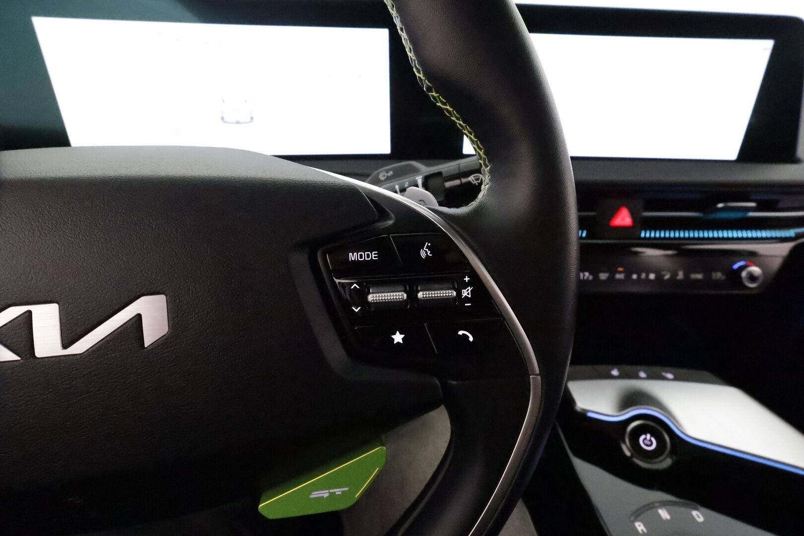 KIA EV6 2024 GT AWD 77 kWh 585 hv **Lasikatto / 360.kamera / Meridian Audio / Sporttipenkit / Adapt.vakkari / Digimittaristo** - 3,99 % KORKOTARJOUS TÄHÄN AUTOON - Akku kuntotarkastettu