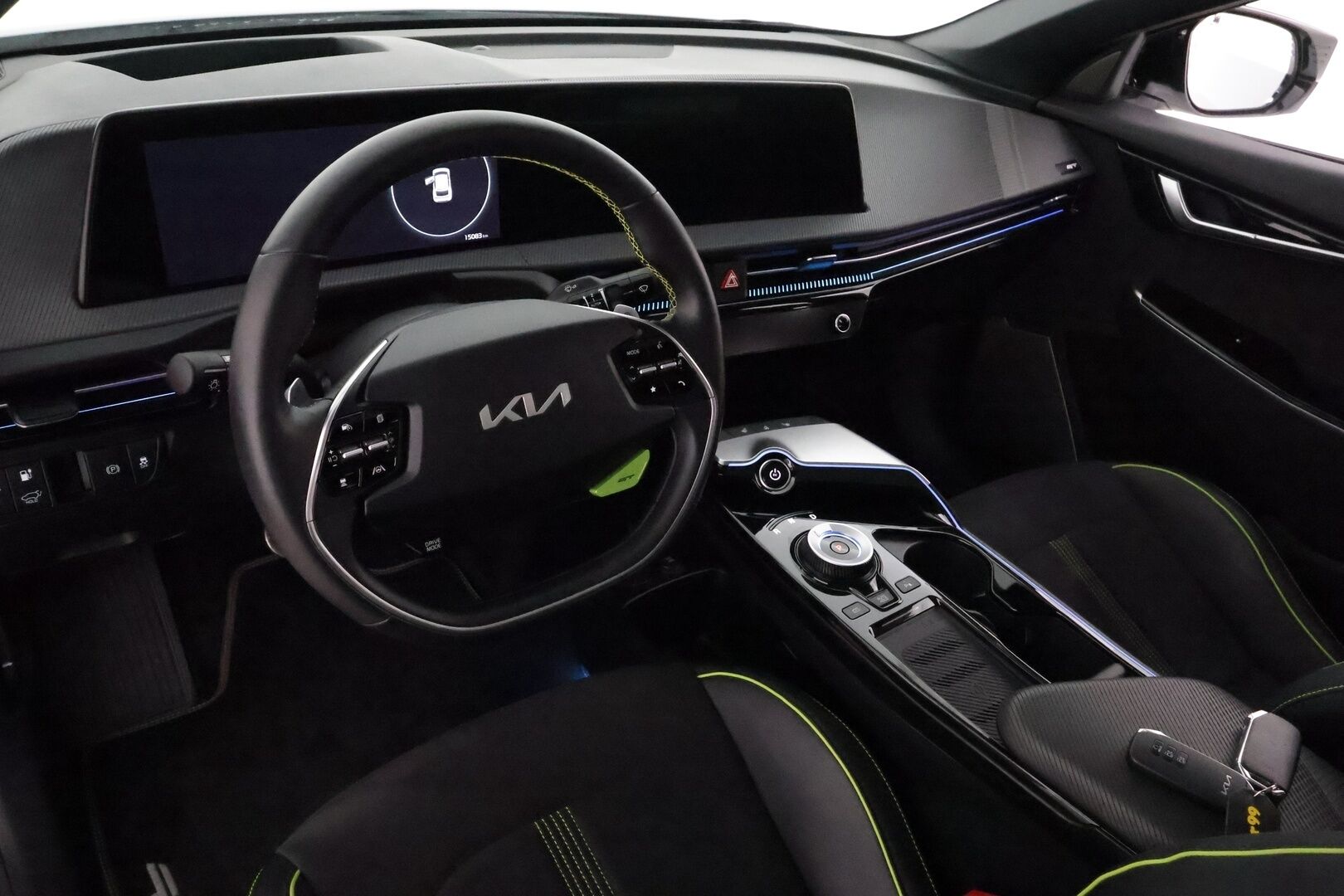 KIA EV6 2024 GT AWD 77 kWh 585 hv **Lasikatto / 360.kamera / Meridian Audio / Sporttipenkit / Adapt.vakkari / Digimittaristo** - 3,99 % KORKOTARJOUS TÄHÄN AUTOON - Akku kuntotarkastettu