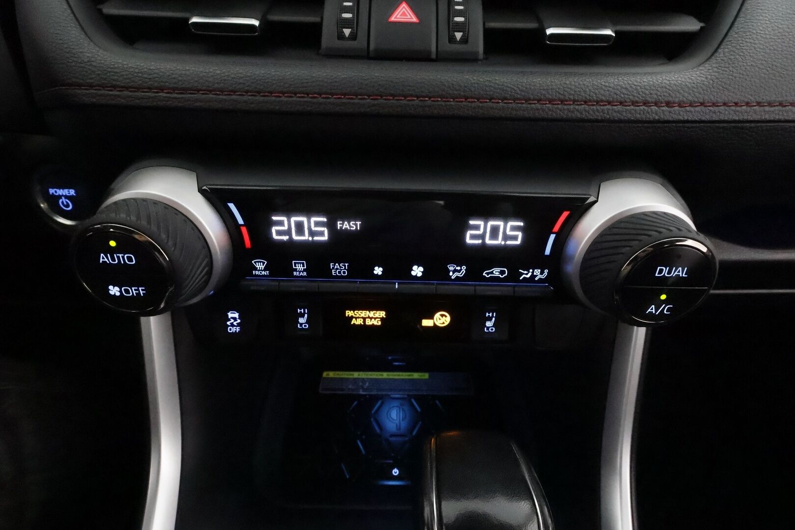TOYOTA RAV4 PLUG-IN 2021 Hybrid 2,5 AWD-i Style *'Webasto / Adapt.vakkari / Koukku / P.kamera / KeylessGo / Puolinahat** - 3,99 % KORKOTARJOUS TÄHÄN AUTOON - Kahdet renkaat aluilla / Puolinahka / Sähköinen kuskinpenkki 