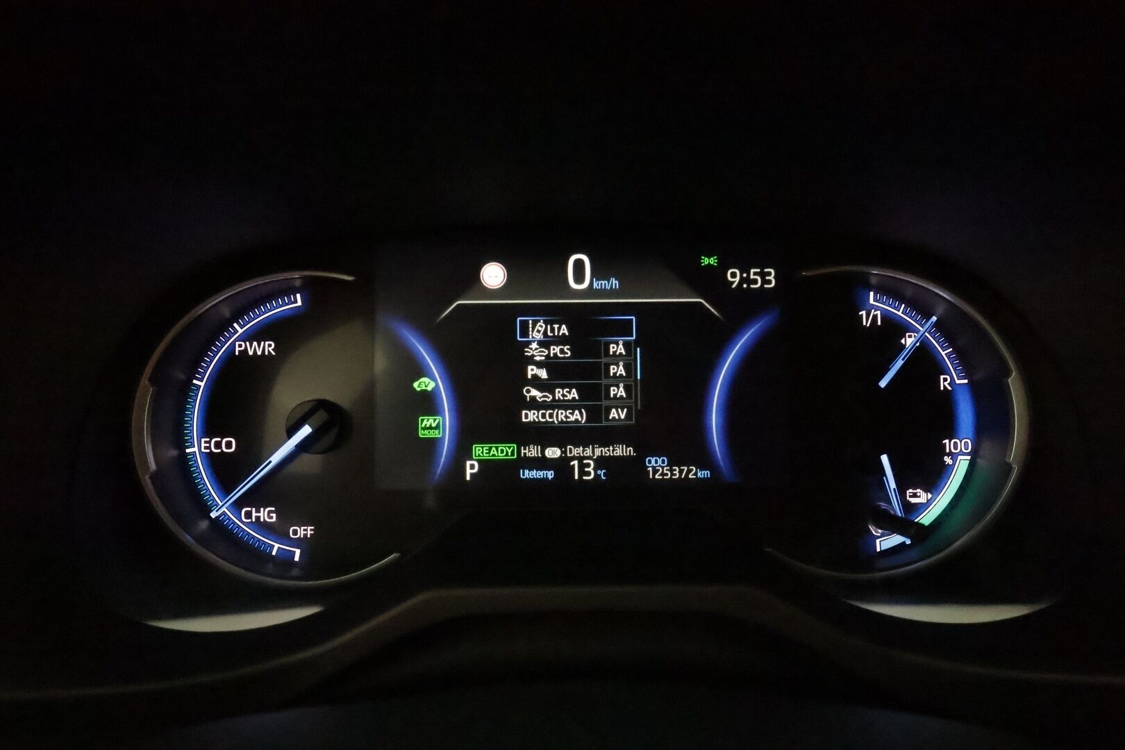 TOYOTA RAV4 PLUG-IN 2021 Hybrid 2,5 AWD-i Style *'Webasto / Adapt.vakkari / Koukku / P.kamera / KeylessGo / Puolinahat** - 3,99 % KORKOTARJOUS TÄHÄN AUTOON - Kahdet renkaat aluilla / Puolinahka / Sähköinen kuskinpenkki 