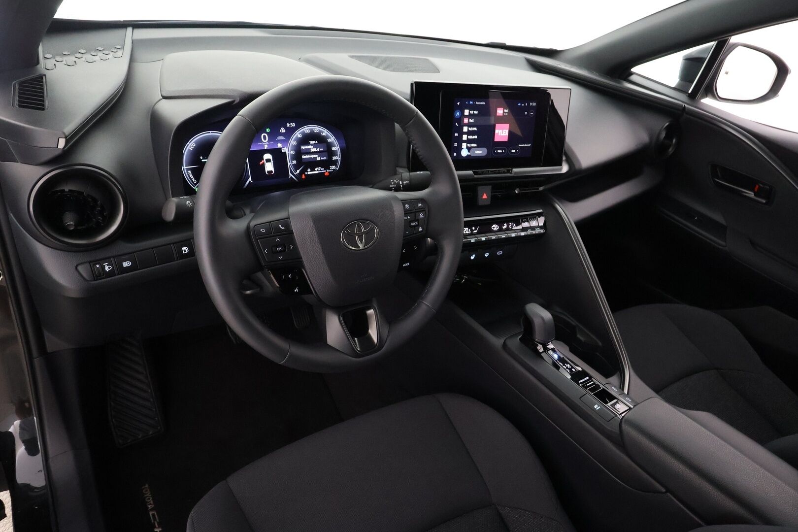 TOYOTA C-HR 2024 1,8 Hybrid **Adapt.Vakkari / LED-valot / P.Kamera / Kaistavahti / Digimittaristo / KeylessGO** - 3,99 % KORKOTARJOUS TÄHÄN AUTOON - Kahdet Renkaat