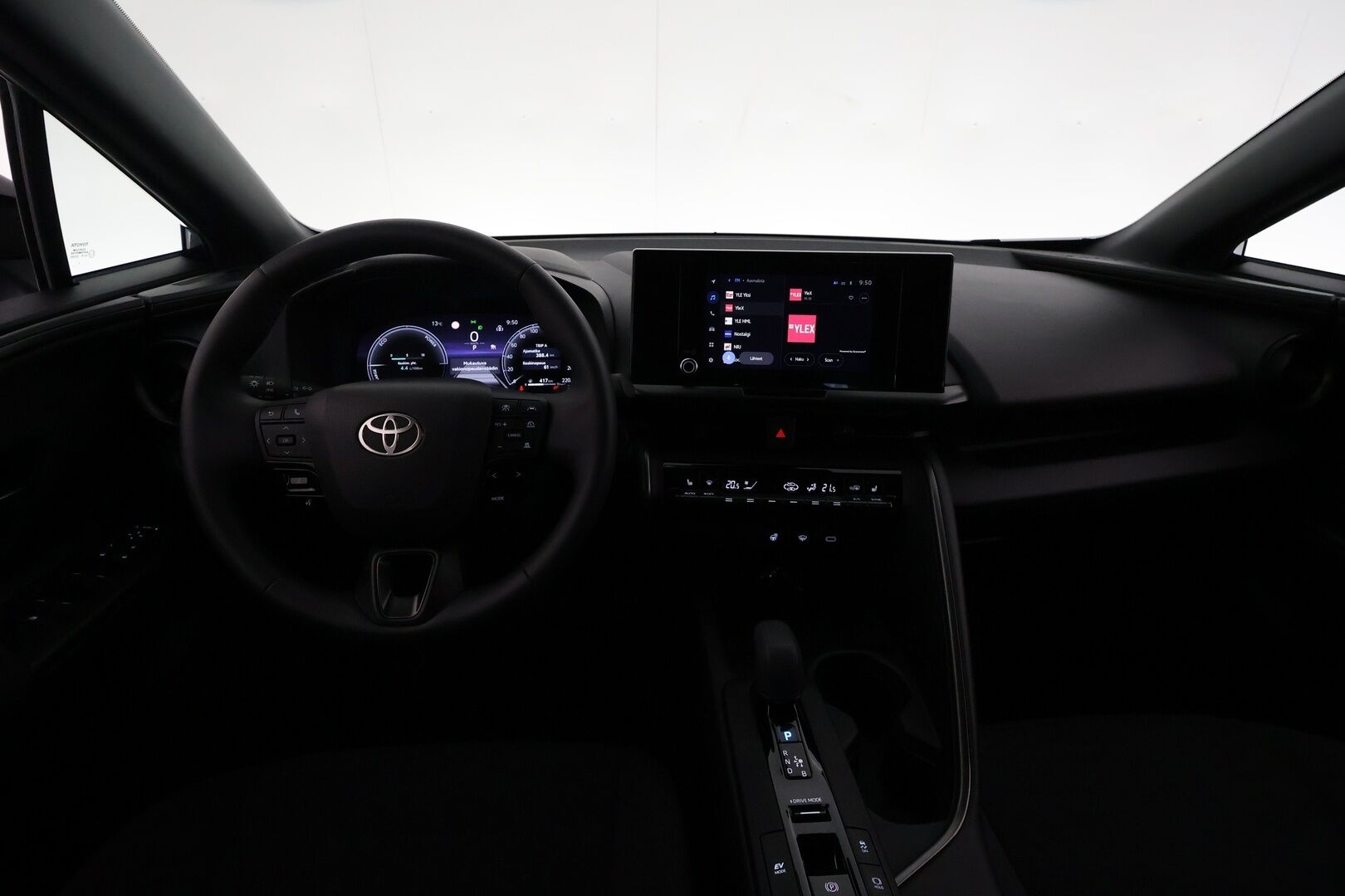 TOYOTA C-HR 2024 1,8 Hybrid **Adapt.Vakkari / LED-valot / P.Kamera / Kaistavahti / Digimittaristo / KeylessGO** - 3,99 % KORKOTARJOUS TÄHÄN AUTOON - Kahdet Renkaat
