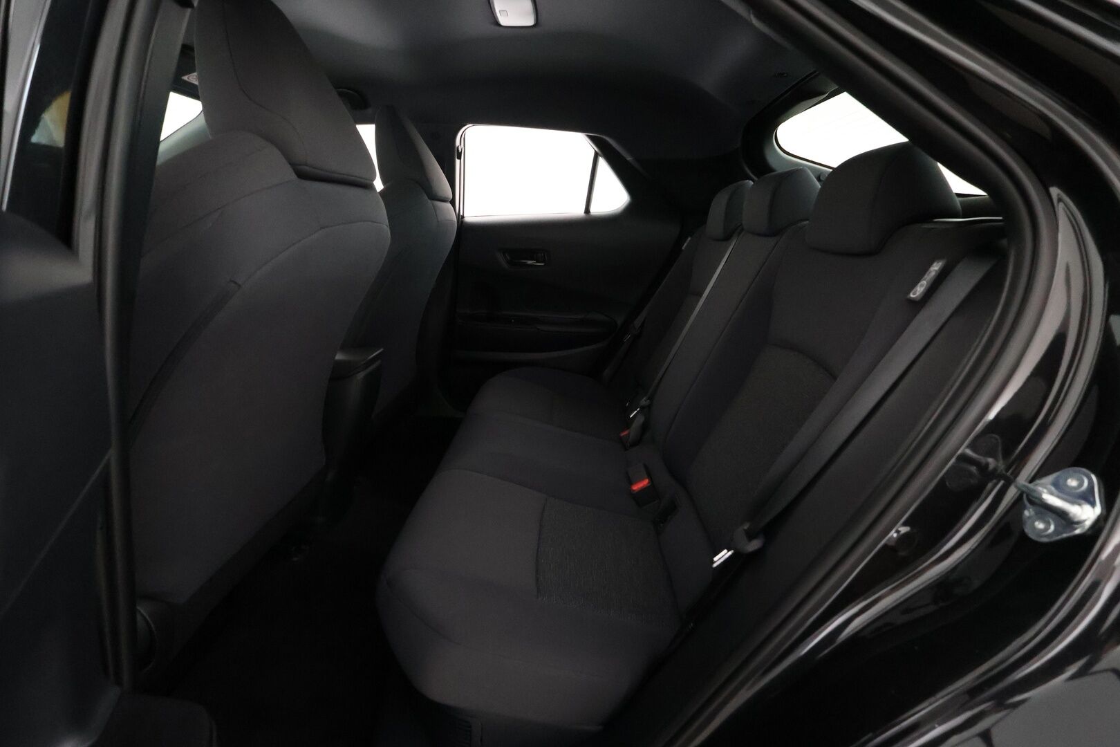 TOYOTA C-HR 2024 1,8 Hybrid **Adapt.Vakkari / LED-valot / P.Kamera / Kaistavahti / Digimittaristo / KeylessGO** - 3,99 % KORKOTARJOUS TÄHÄN AUTOON - Kahdet Renkaat
