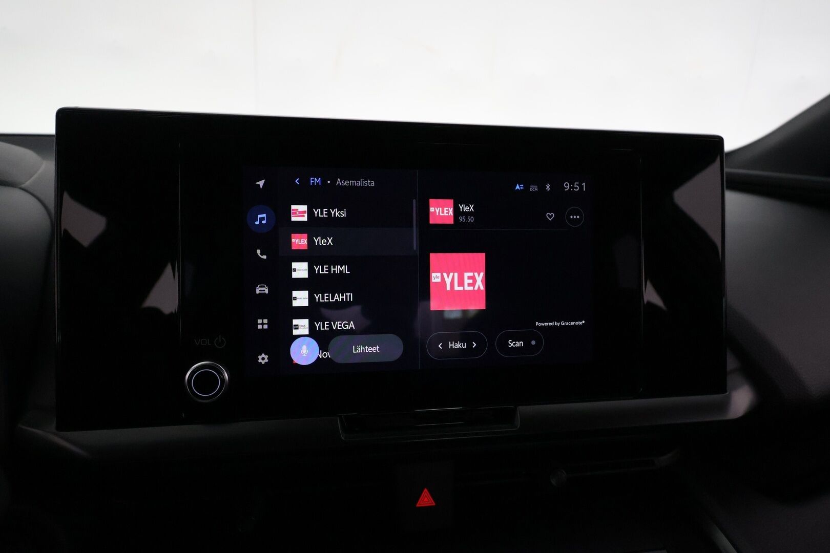 TOYOTA C-HR 2024 1,8 Hybrid **Adapt.Vakkari / LED-valot / P.Kamera / Kaistavahti / Digimittaristo / KeylessGO** - 3,99 % KORKOTARJOUS TÄHÄN AUTOON - Kahdet Renkaat