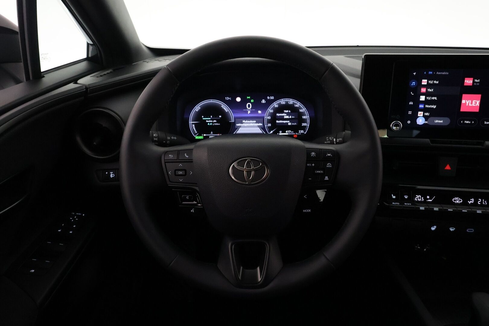 TOYOTA C-HR 2024 1,8 Hybrid **Adapt.Vakkari / LED-valot / P.Kamera / Kaistavahti / Digimittaristo / KeylessGO** - 3,99 % KORKOTARJOUS TÄHÄN AUTOON - Kahdet Renkaat