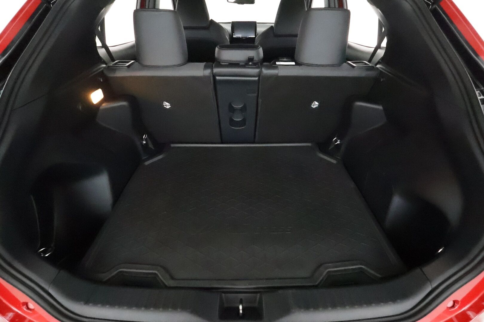 TOYOTA YARIS CROSS 2022 1,5 Hybrid AWD-i Adventure  **Adapt.vakkari / P.kamera / Lohkolämmitin / Puolinahat / Navi / KeylessGo / LED** - Huippuhieno / Kahdet renkaat aluvanteilla / Merkkihuollettu