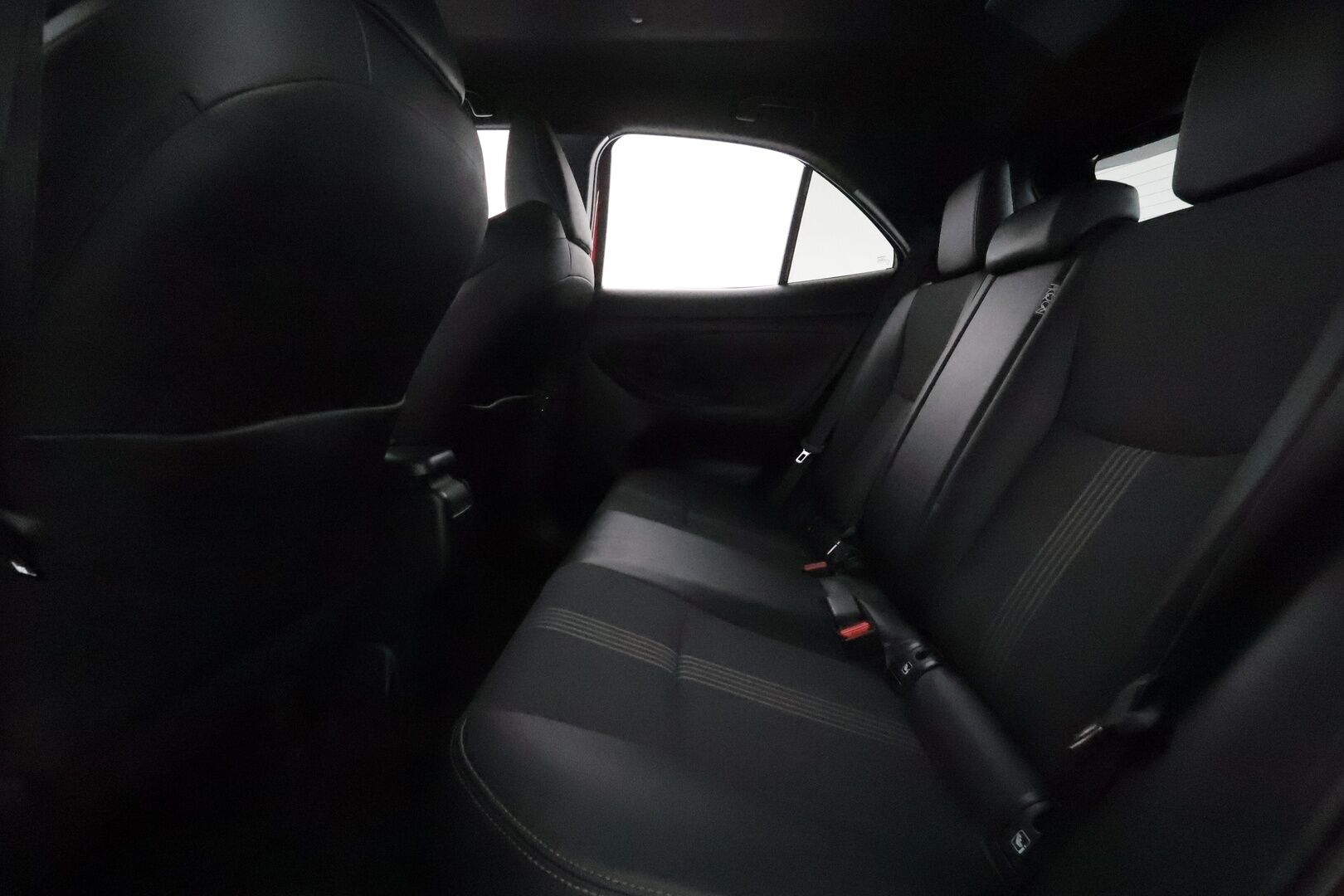 TOYOTA YARIS CROSS 2022 1,5 Hybrid AWD-i Adventure  **Adapt.vakkari / P.kamera / Lohkolämmitin / Puolinahat / Navi / KeylessGo / LED** - Huippuhieno / Kahdet renkaat aluvanteilla / Merkkihuollettu