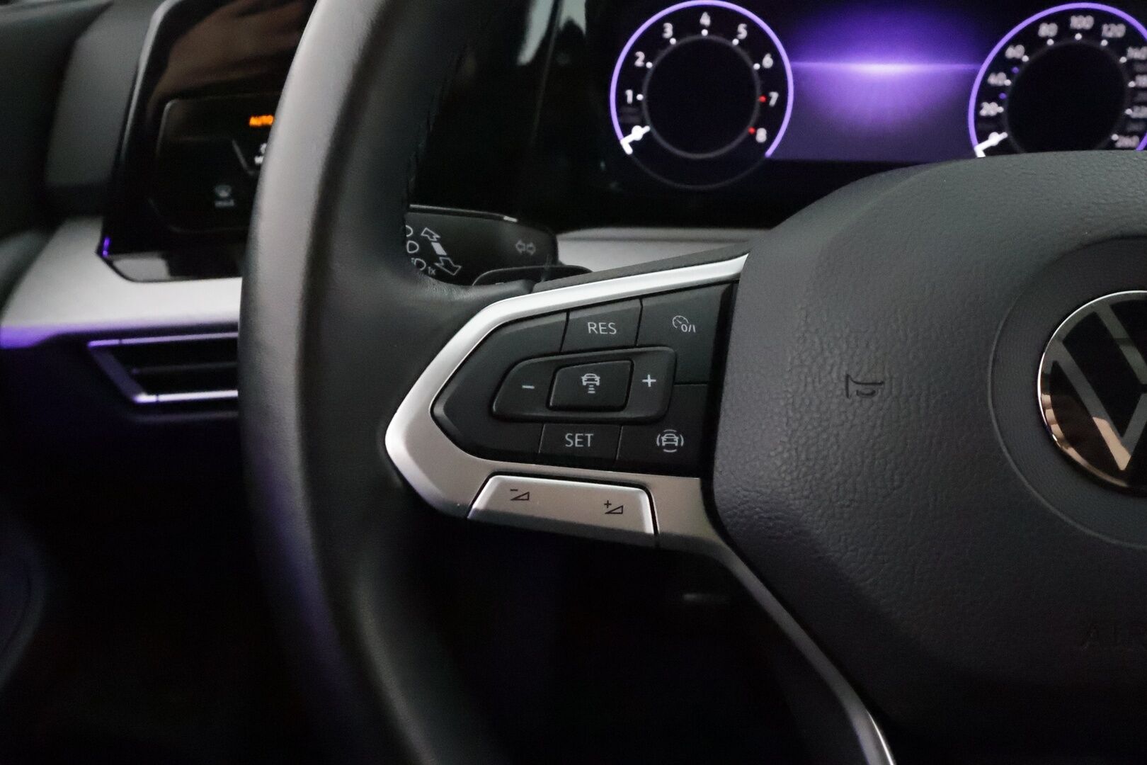 VOLKSWAGEN GOLF 2021 Variant 1,5 eTSI 96 kW (MHEV) DSG **Webasto / Koukku / Adapt.Vakkari / LED-valot / P.kamera / Navi / Kaistavahti** - Kahdet Renkaat