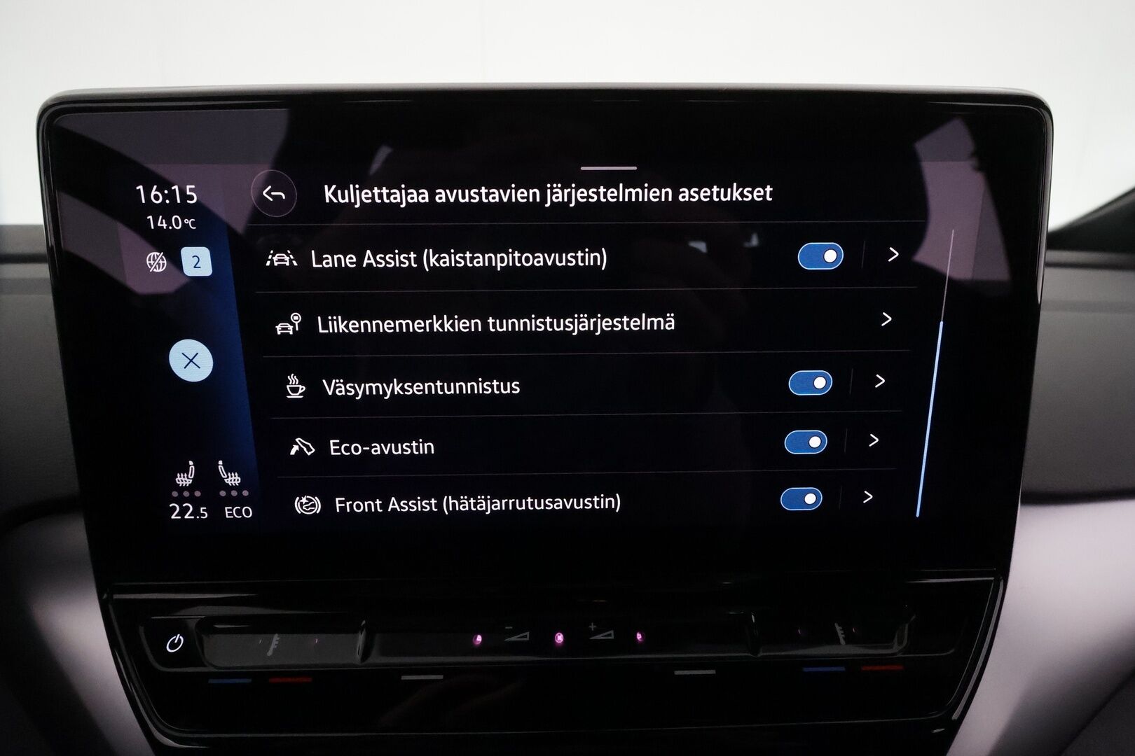 VOLKSWAGEN ID.4 2022 150kW Pro Performance **Lämpöpumppu / Koukku / Adapt.Vakkari / LED-valot / P.Tutkat / Navi / Kaistavahti** - Akku kuntotarkastettu / Kahdet Renkaat